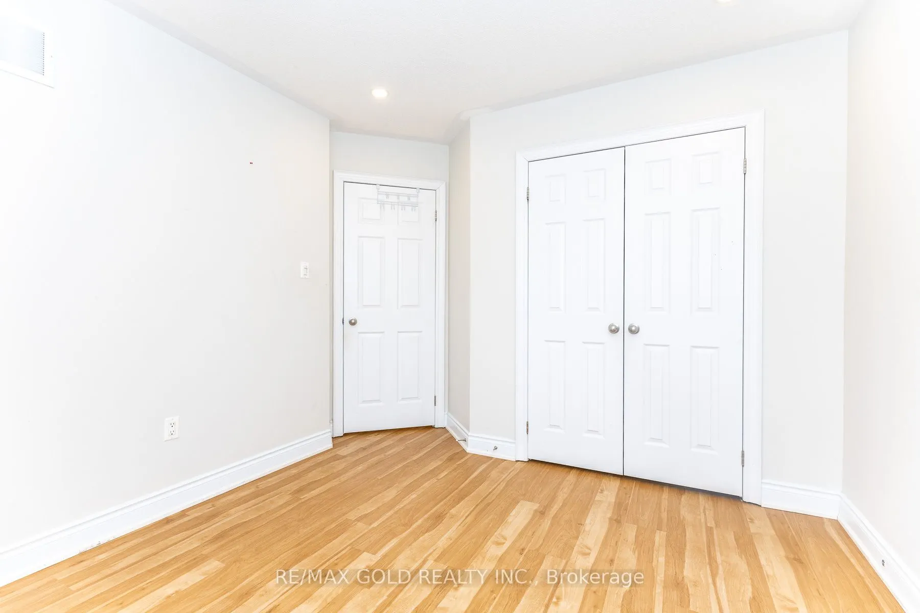 943 Transom Crescent