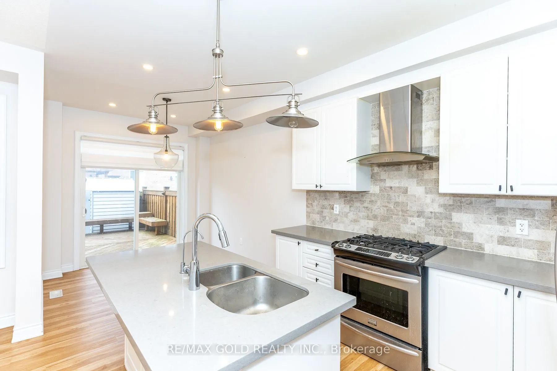 943 Transom Crescent