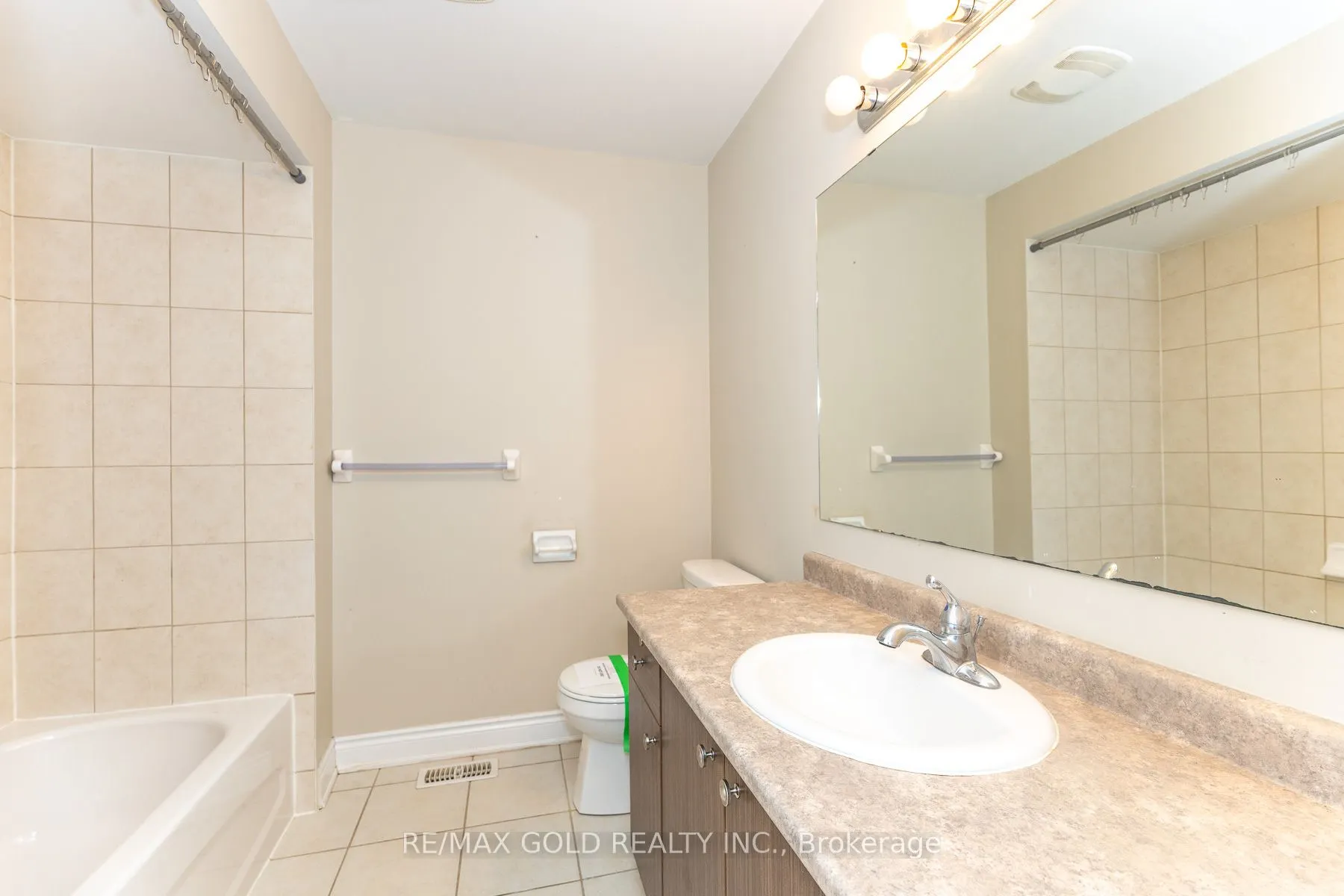 943 Transom Crescent