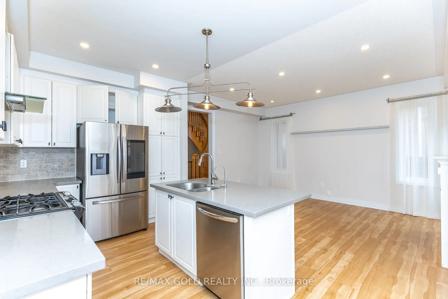 943 Transom Crescent