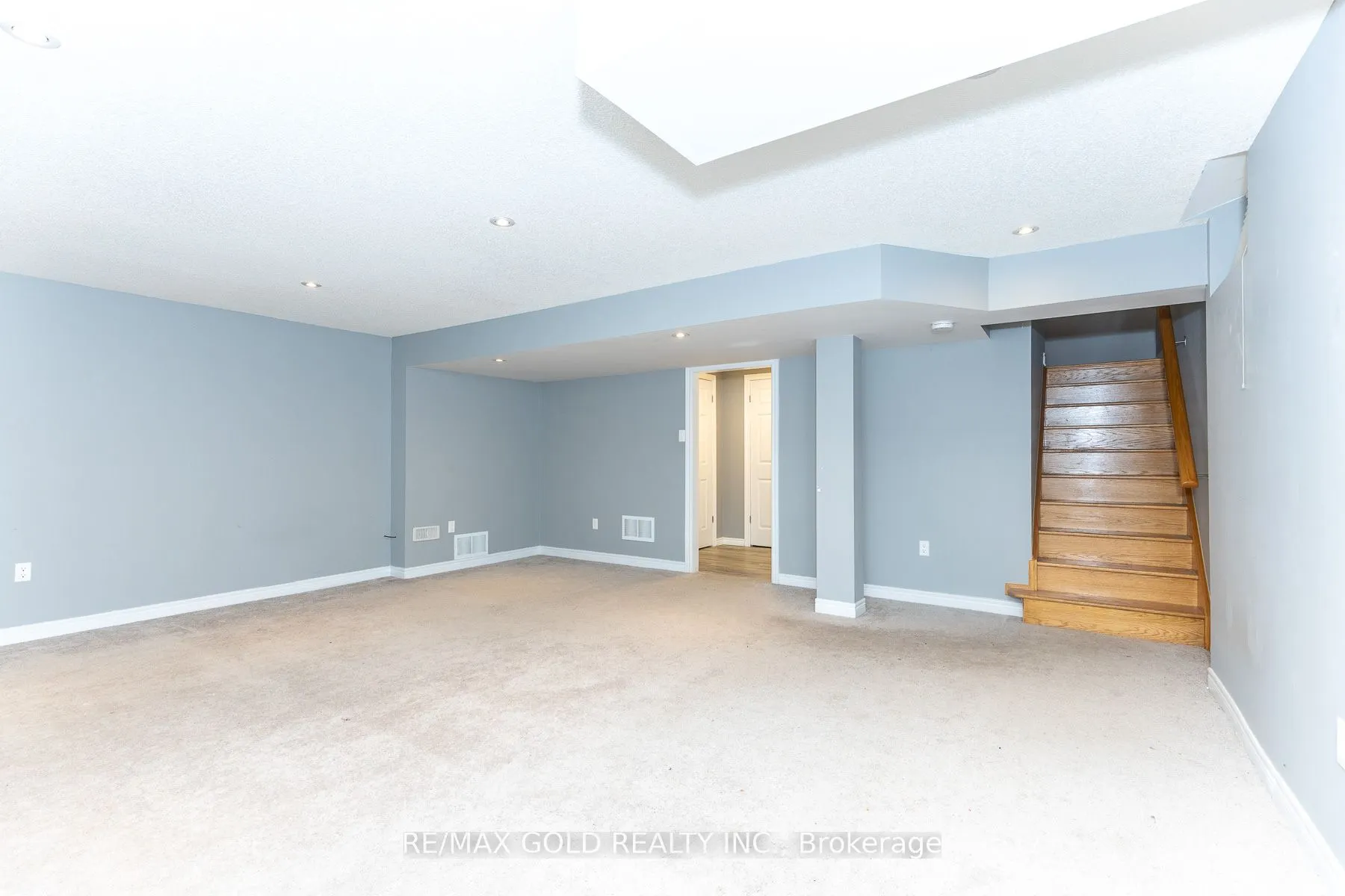 943 Transom Crescent