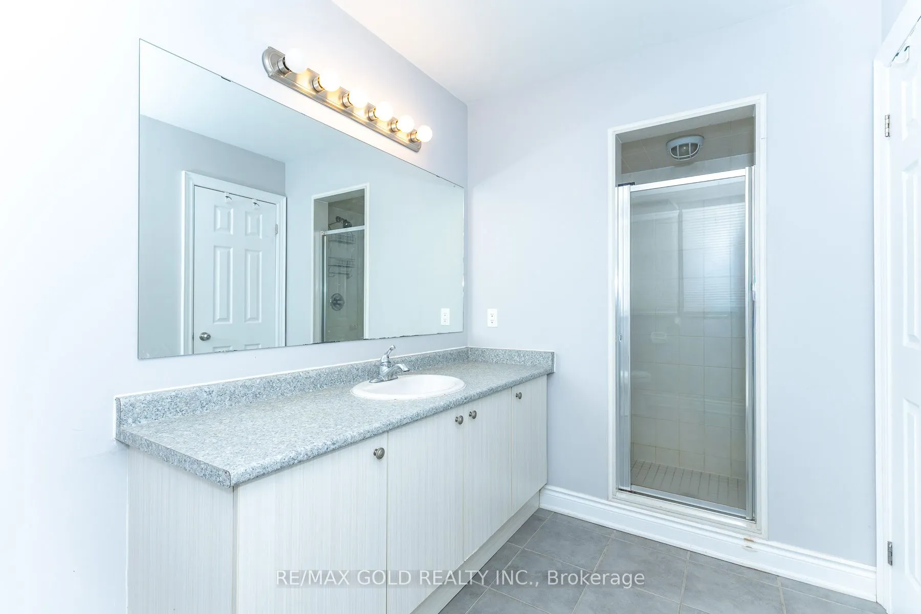 943 Transom Crescent