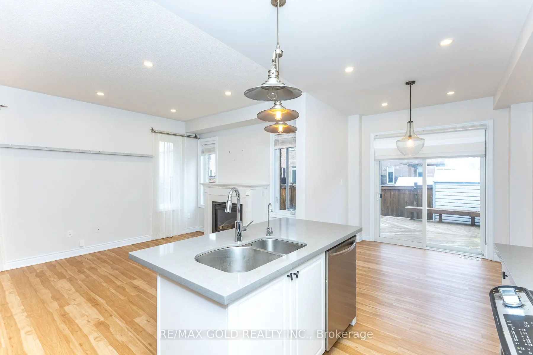 943 Transom Crescent