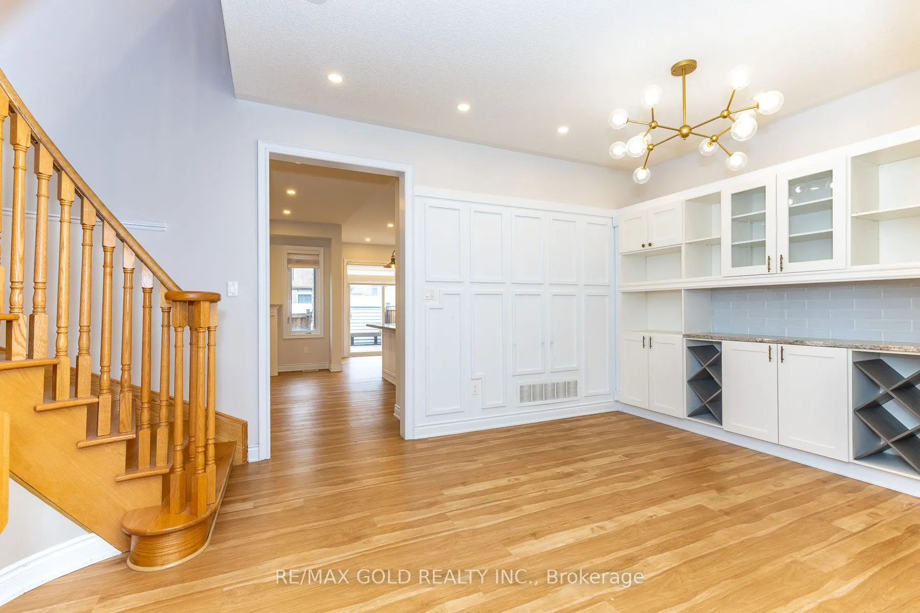 943 Transom Crescent