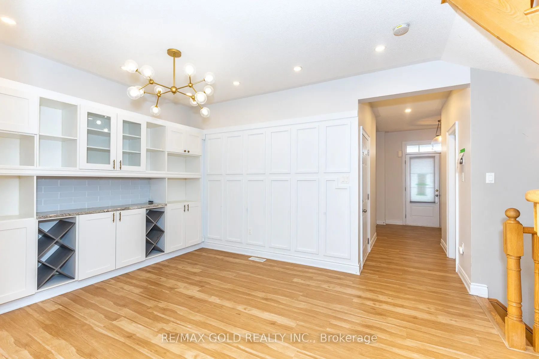 943 Transom Crescent