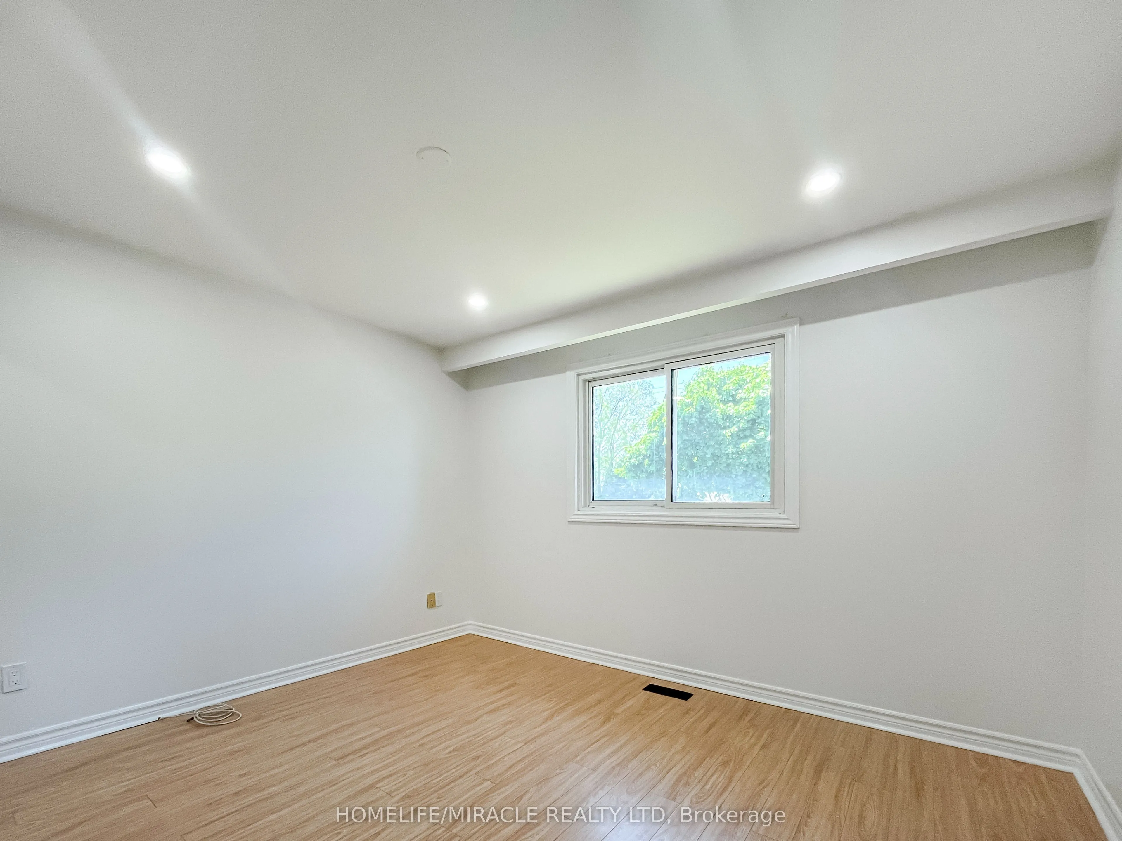 3485 Oakglade Crescent