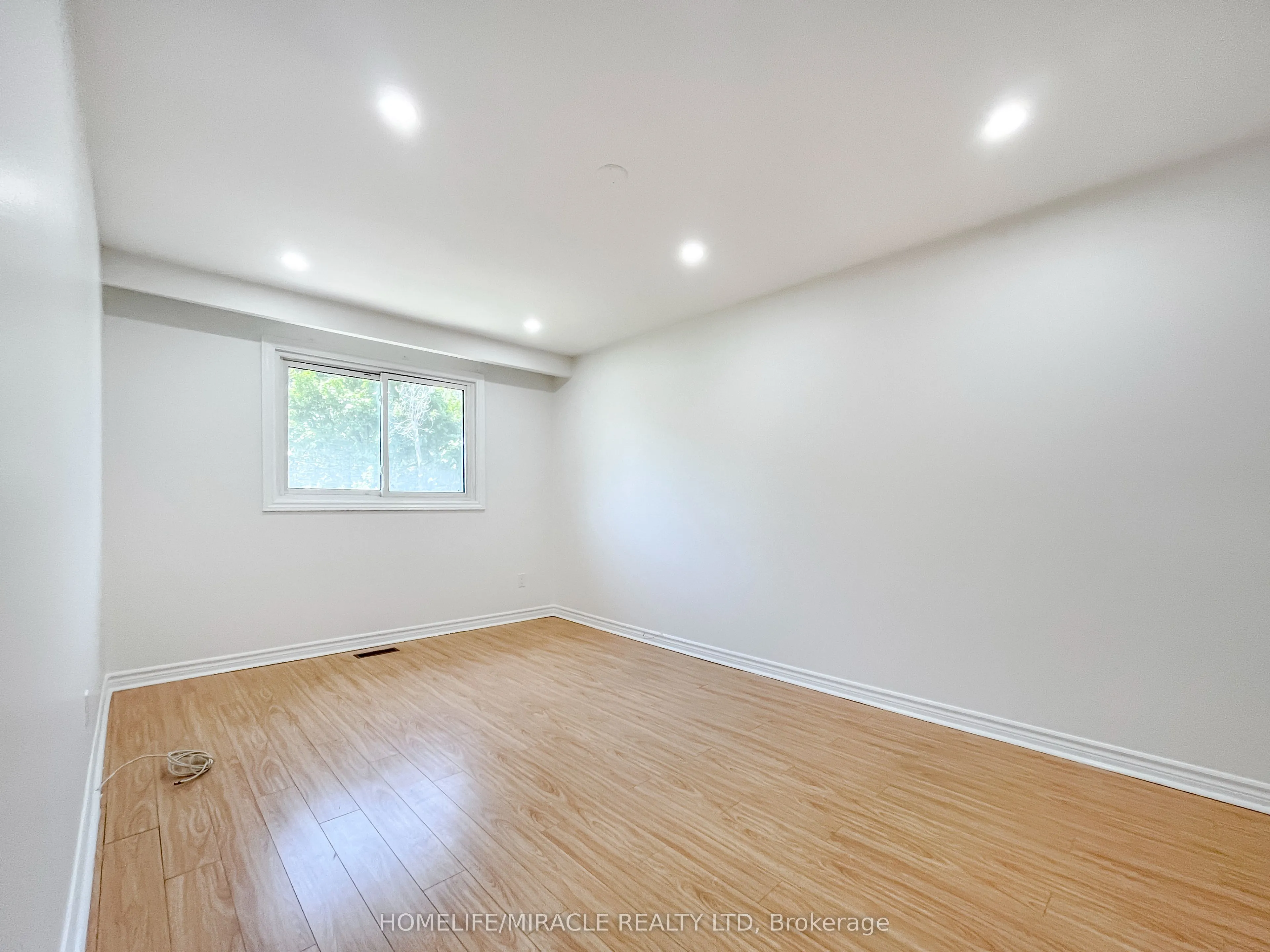 3485 Oakglade Crescent