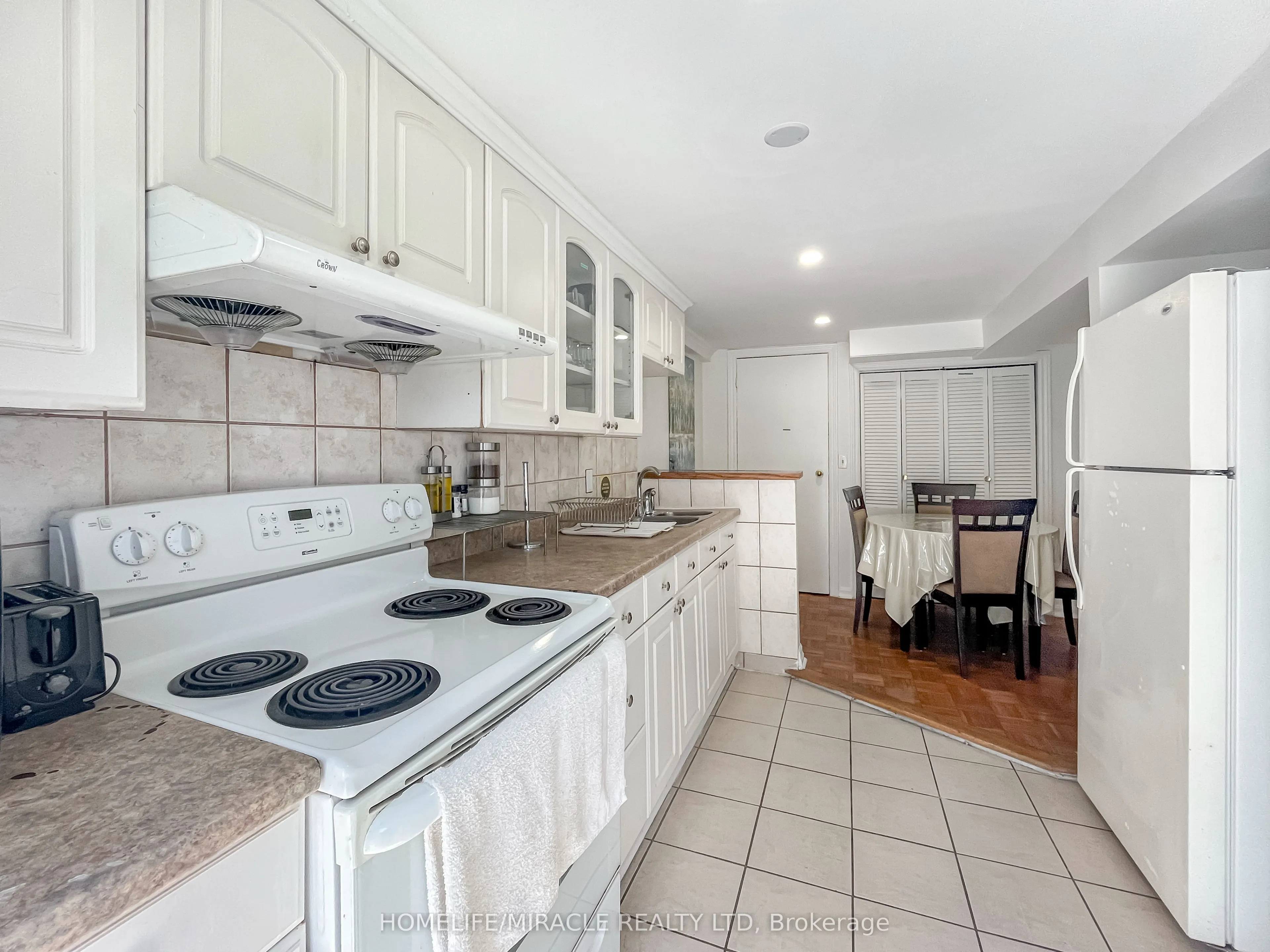 3485 Oakglade Crescent