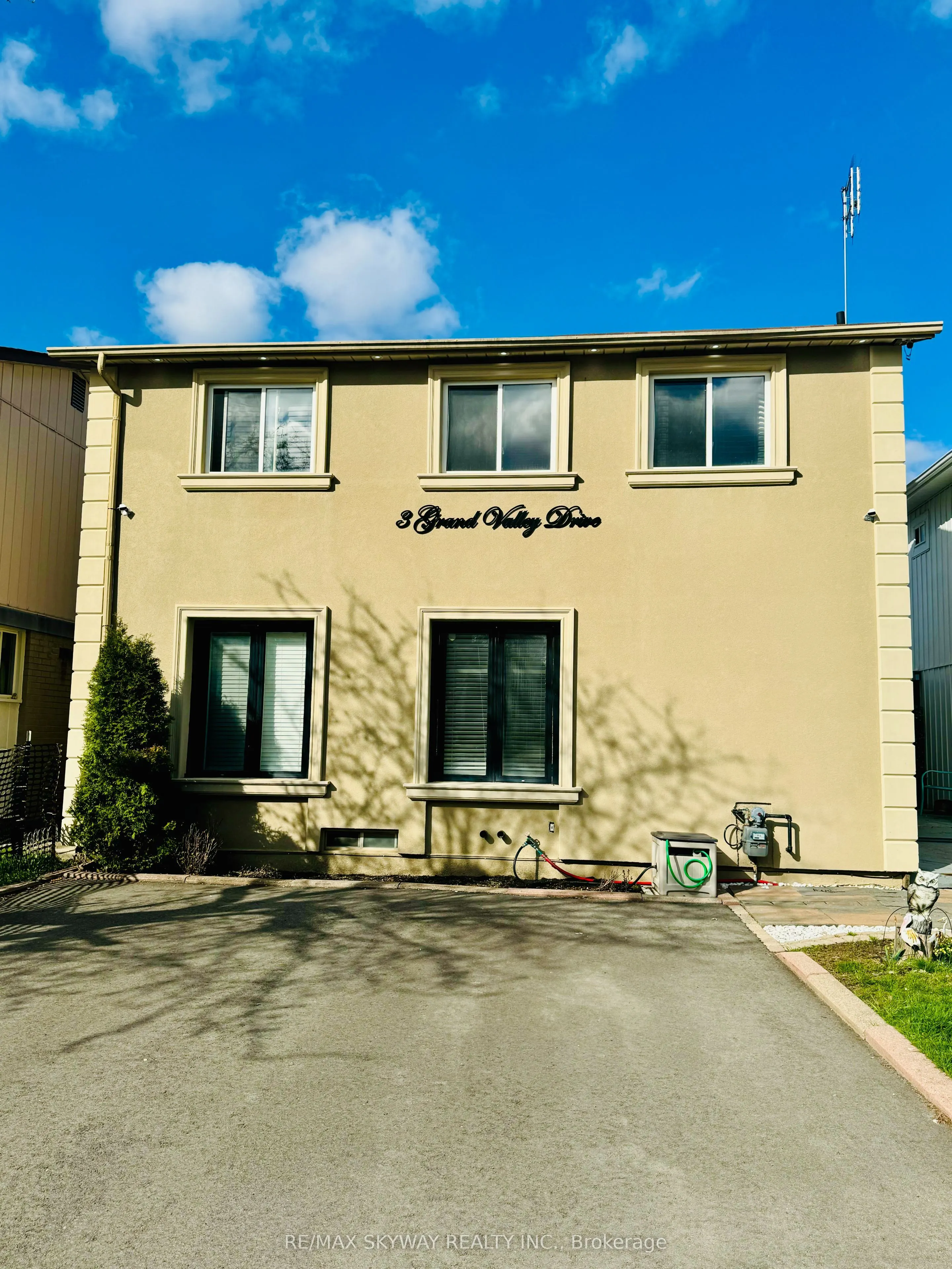 3 Grand Valley Drive