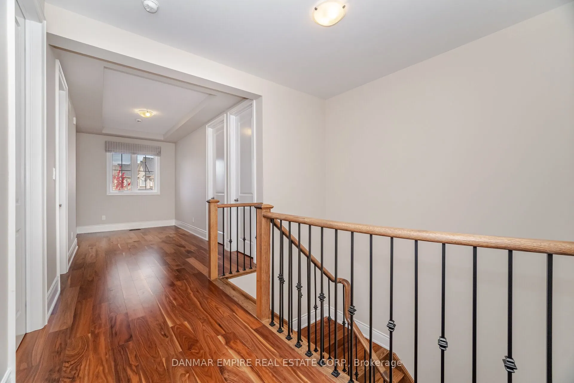 2118 Vineland Crescent