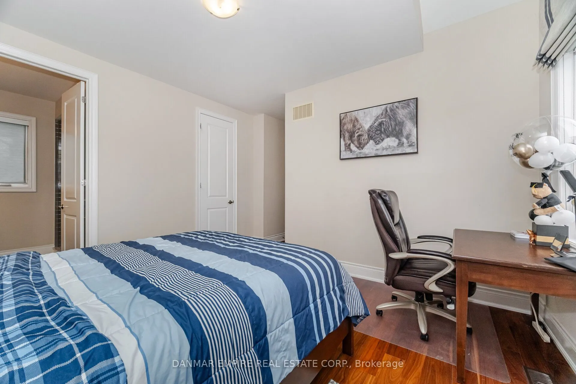 2118 Vineland Crescent