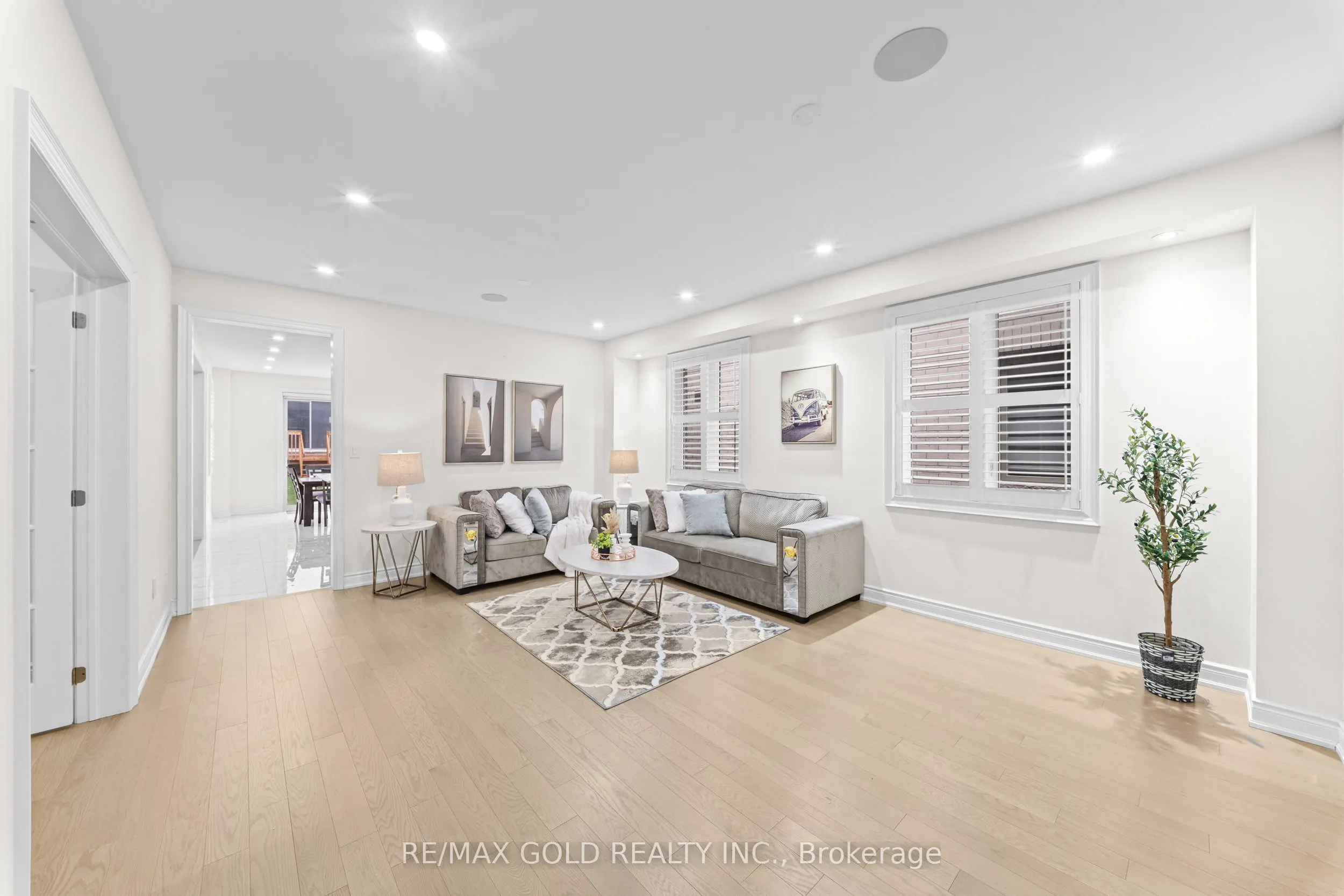 105 Walker Road W