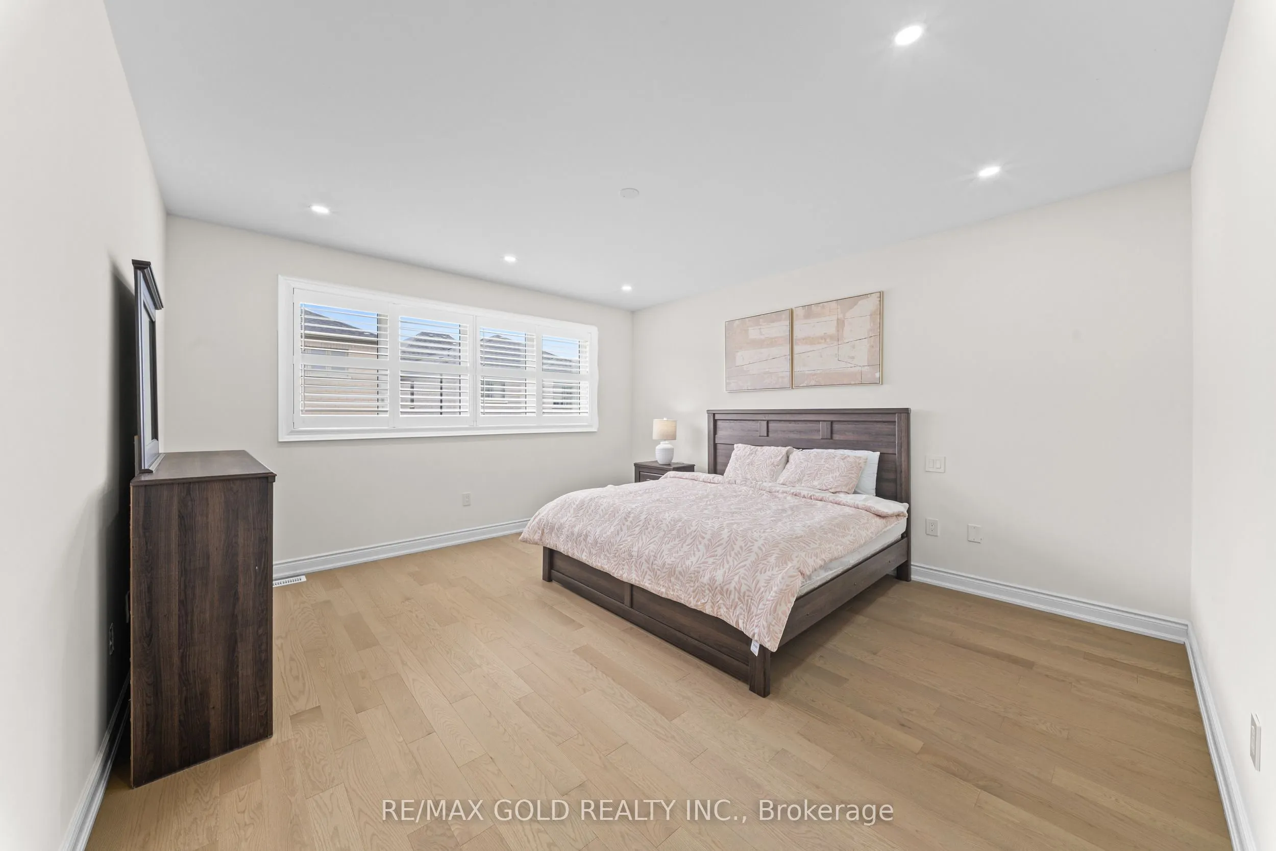 105 Walker Road W