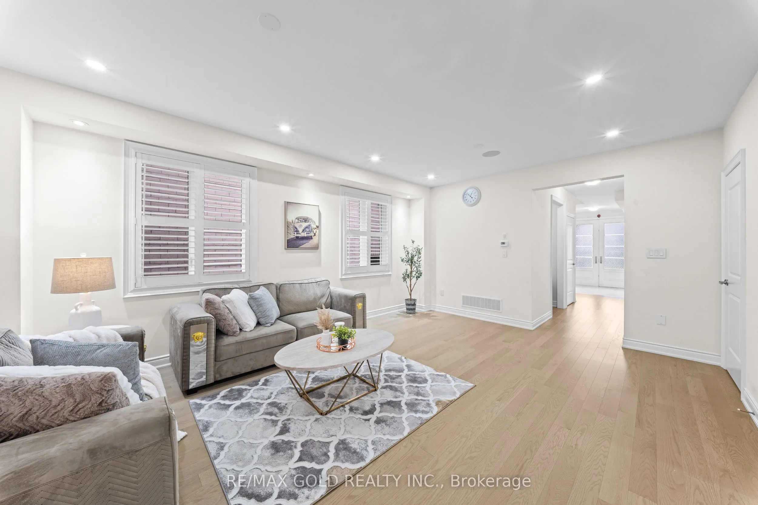 105 Walker Road W
