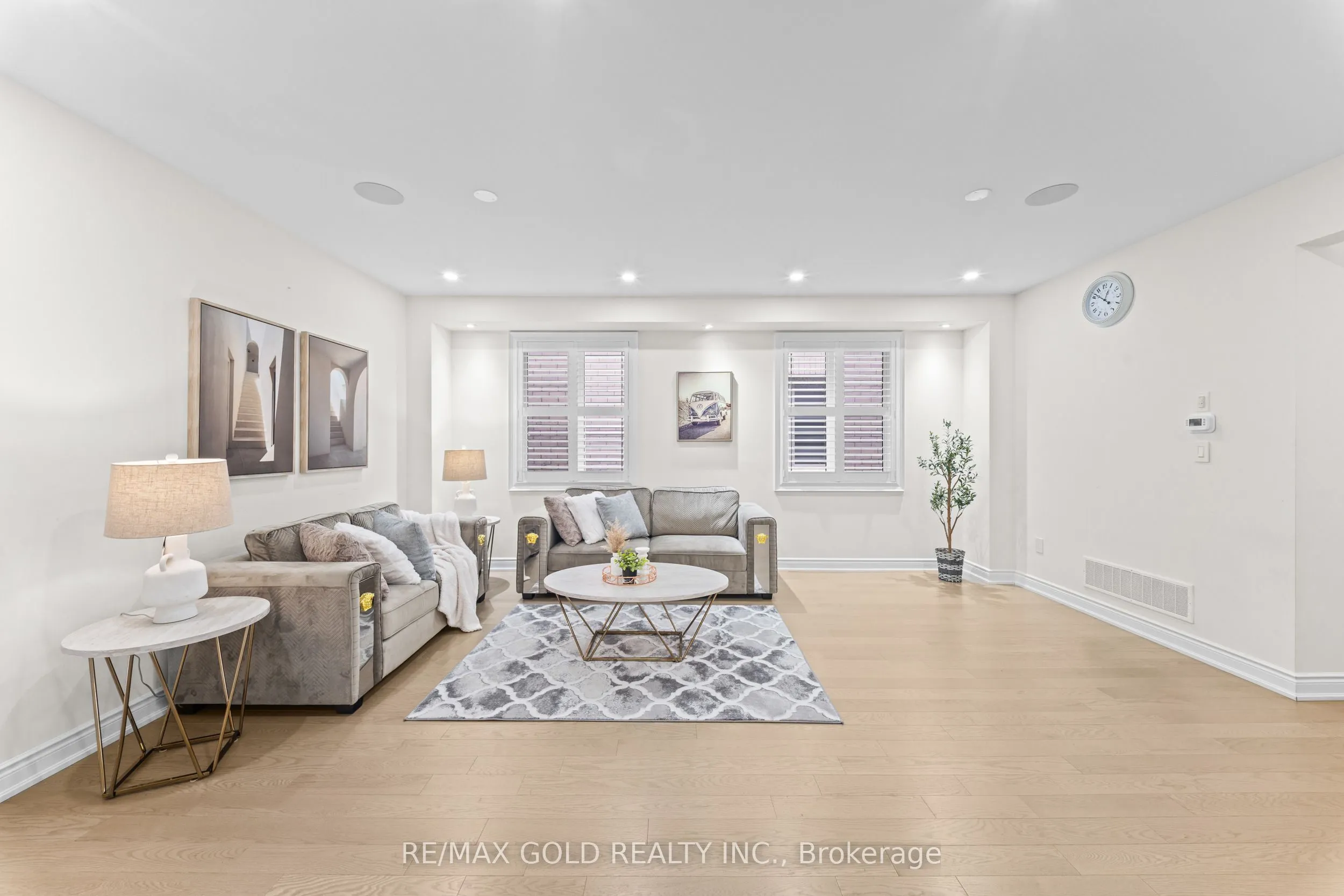 105 Walker Road W