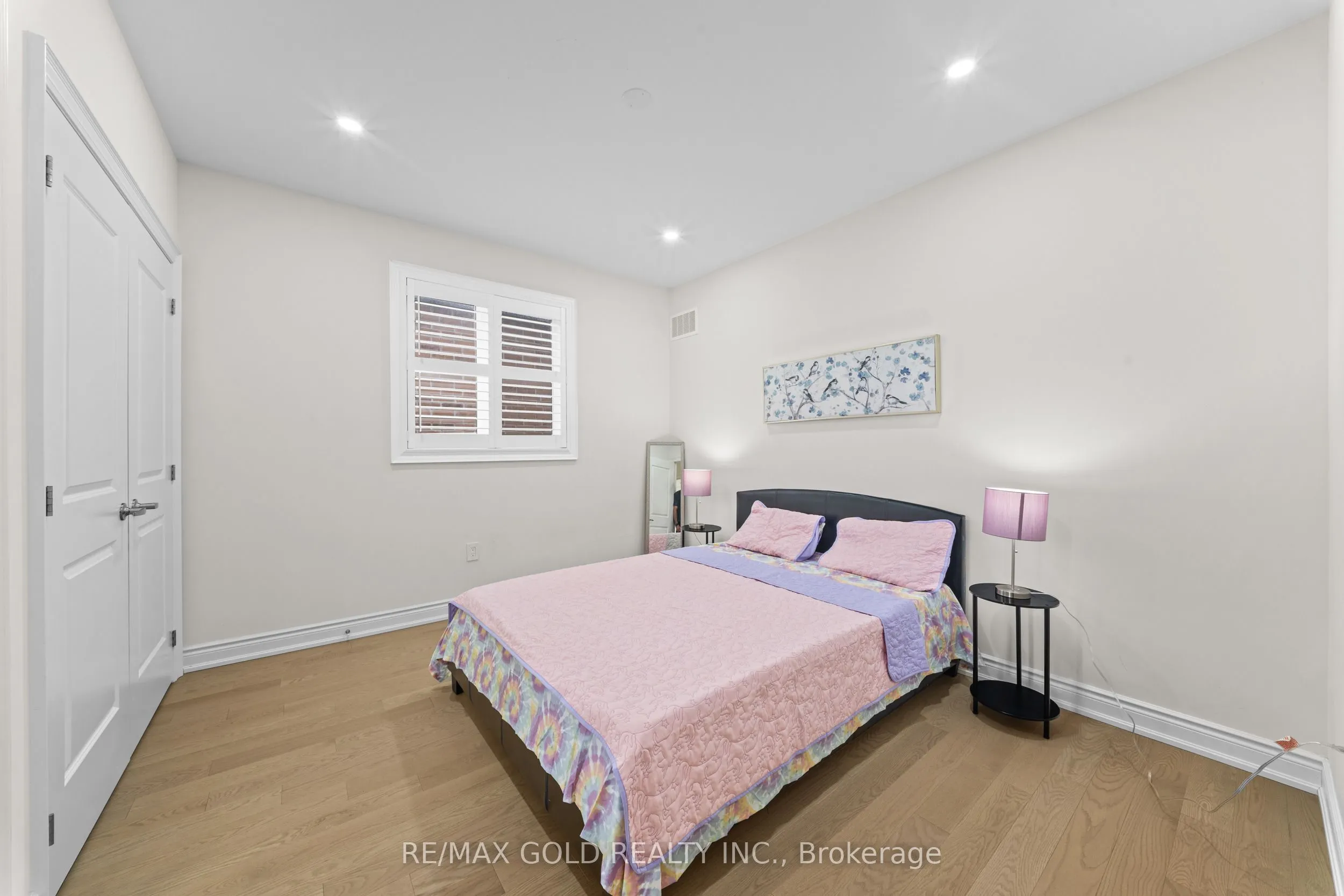 105 Walker Road W