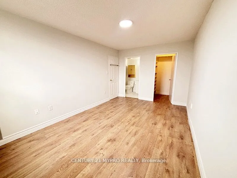 355 Rathburn Road E #1001