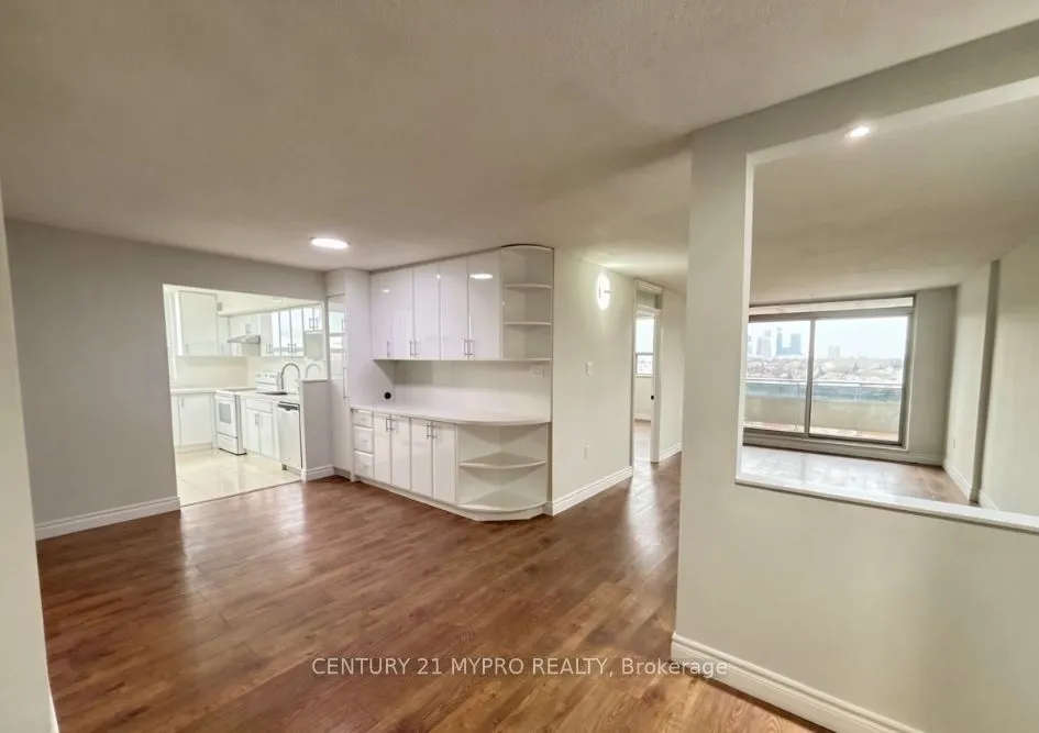 355 Rathburn Road E #1001
