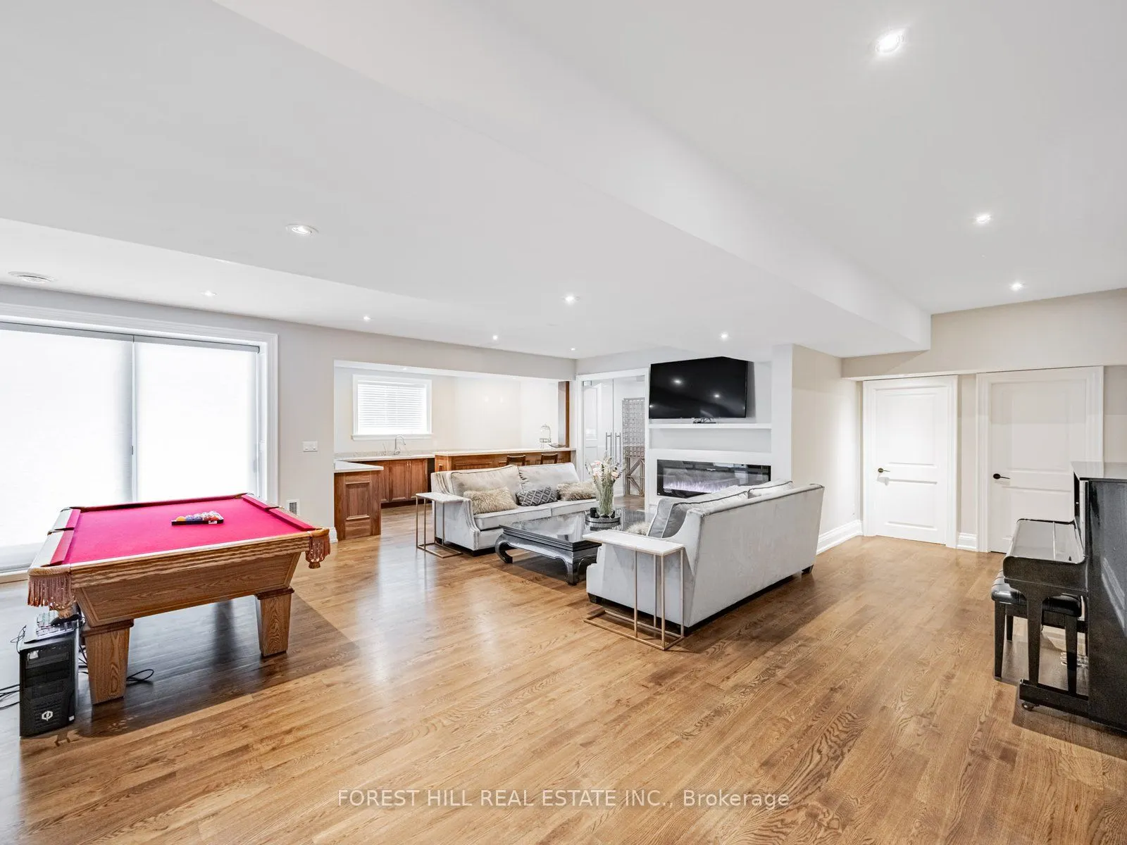 302 Pinehurst Drive W