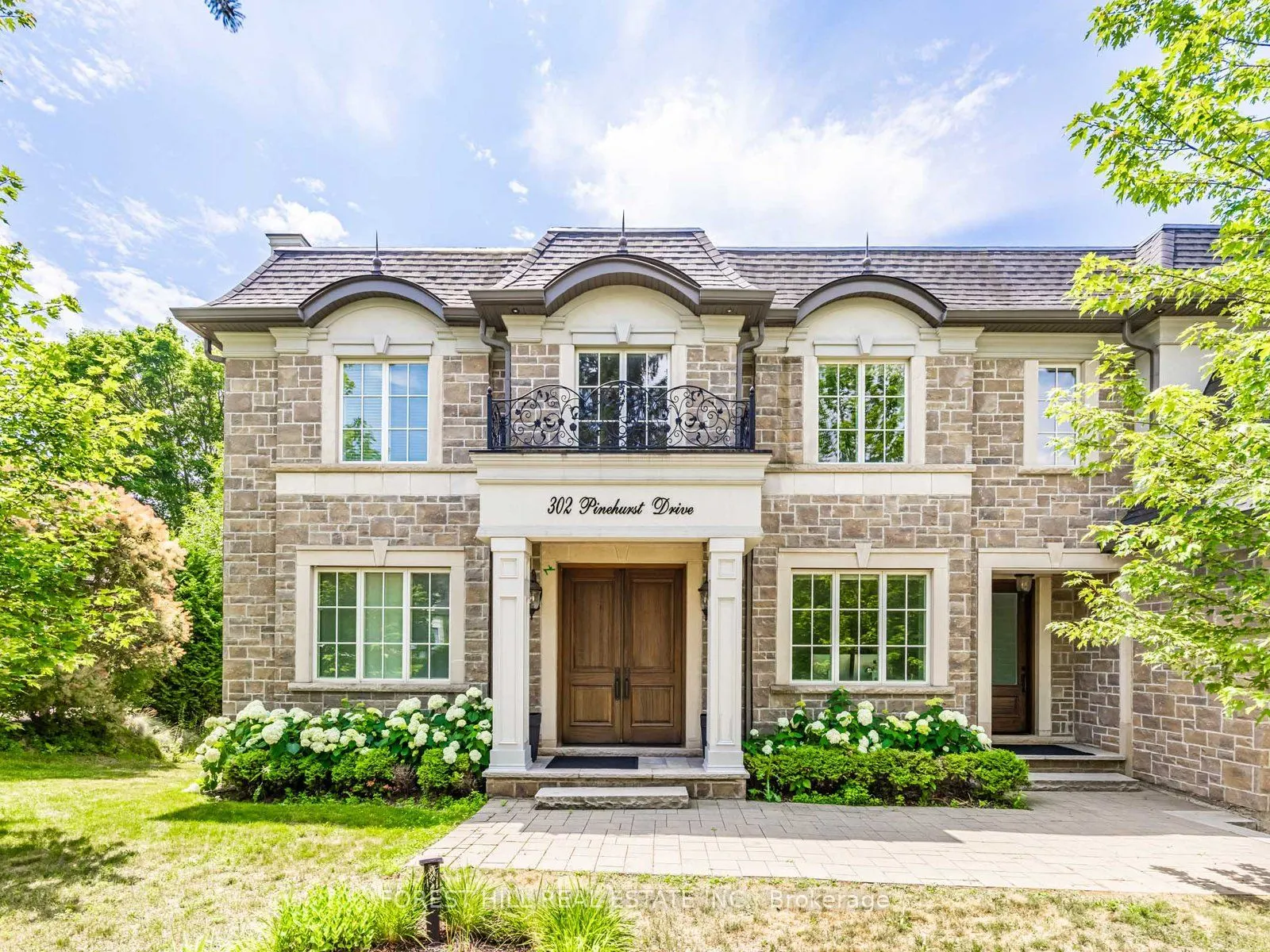 302 Pinehurst Drive W