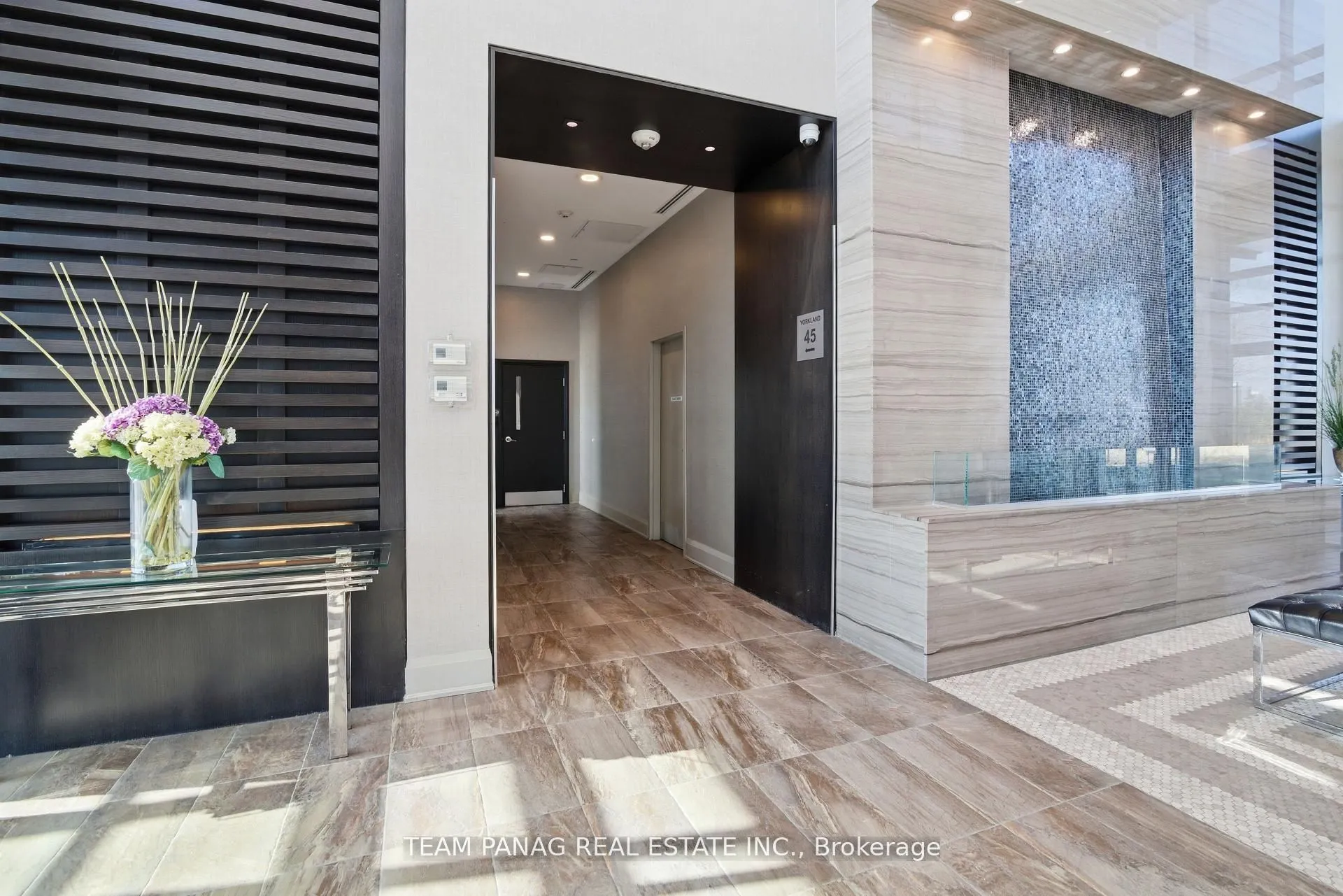 45 Yorkland Boulevard #209