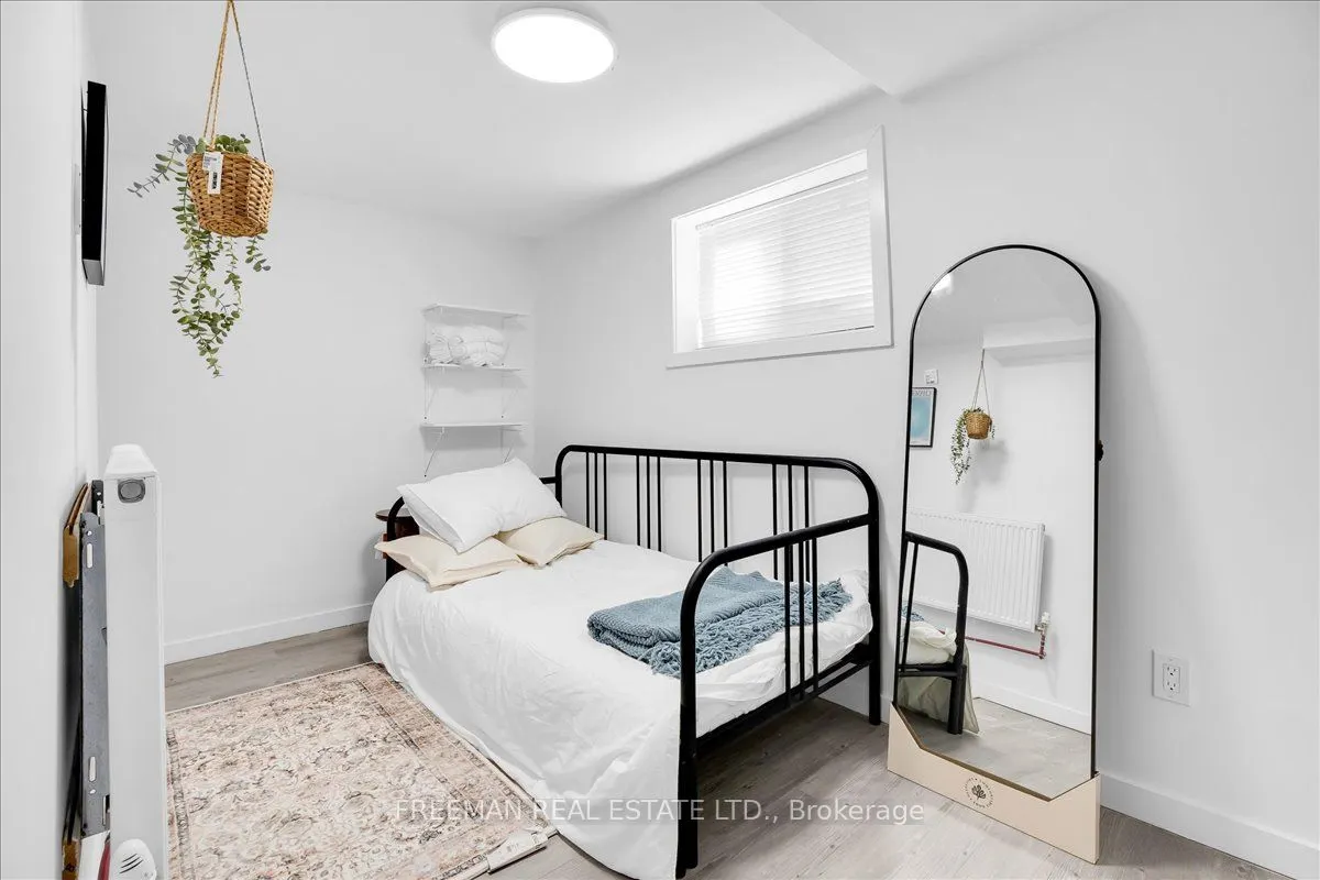 15 Thorburn Avenue #B03