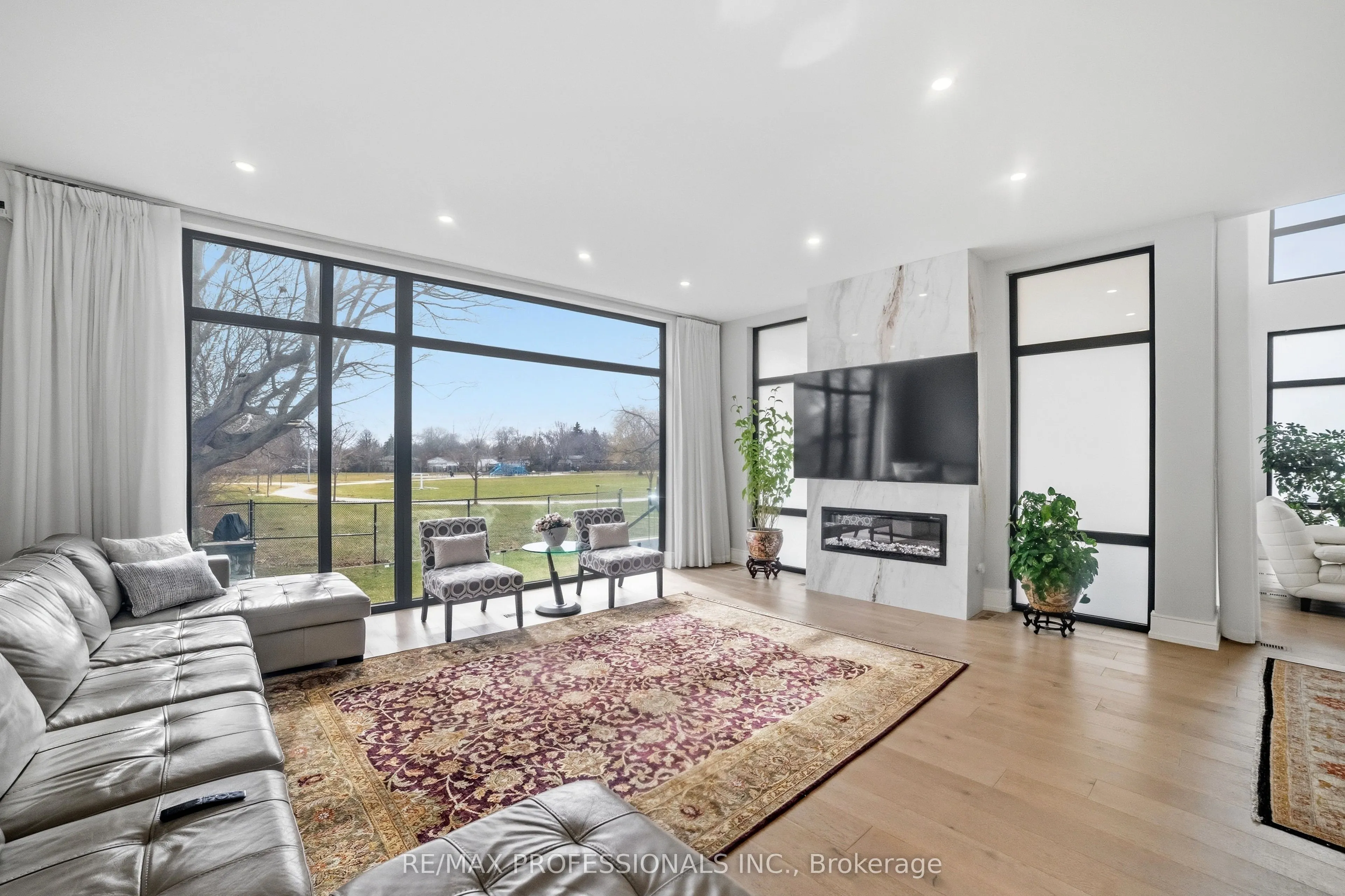 2206 UTLEY Road