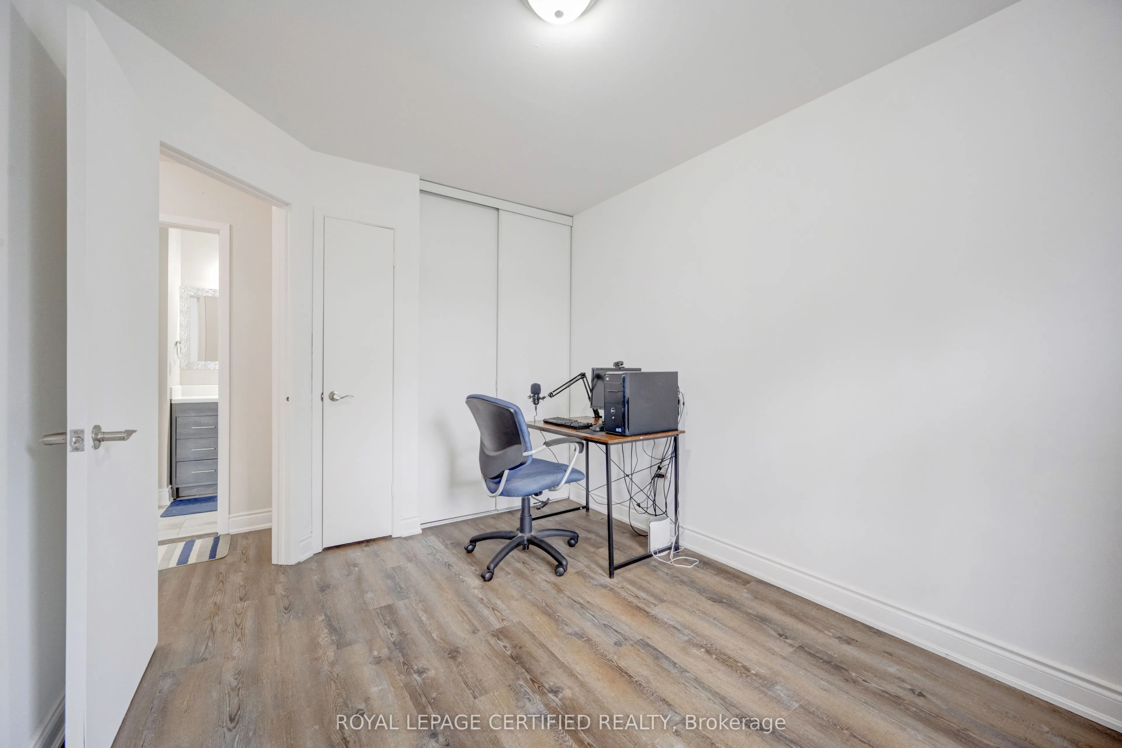371 Bronte Street S #91