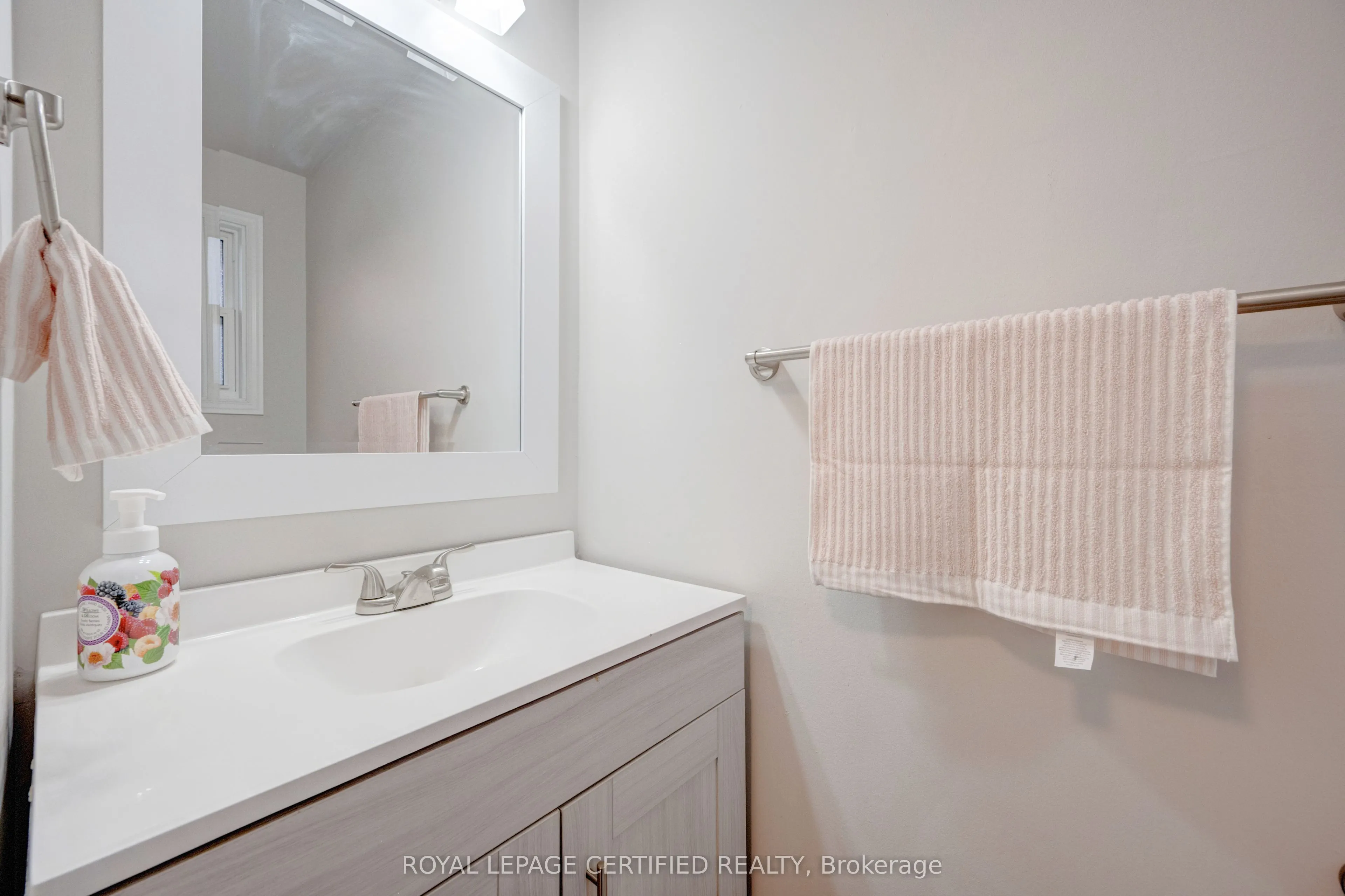 371 Bronte Street S #91