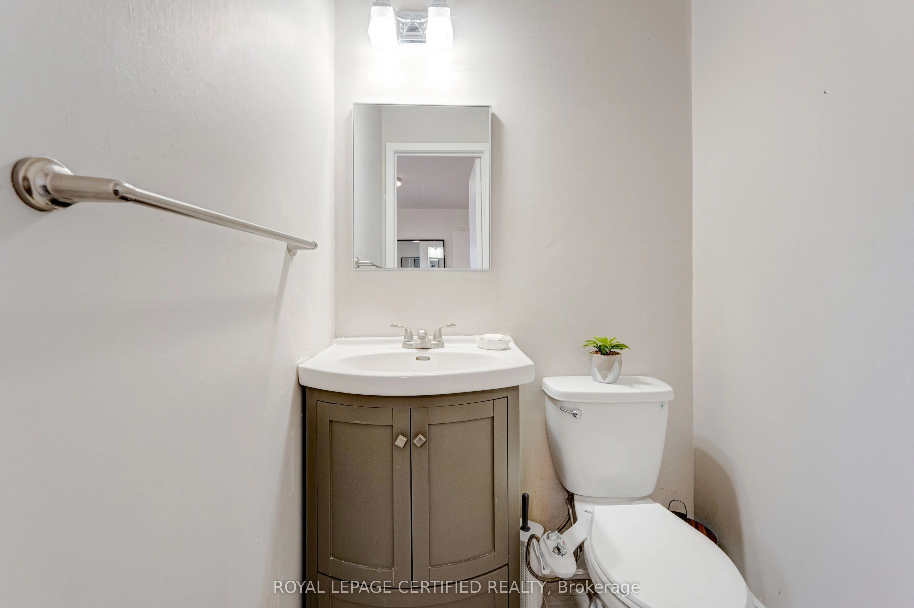 371 Bronte Street S #91