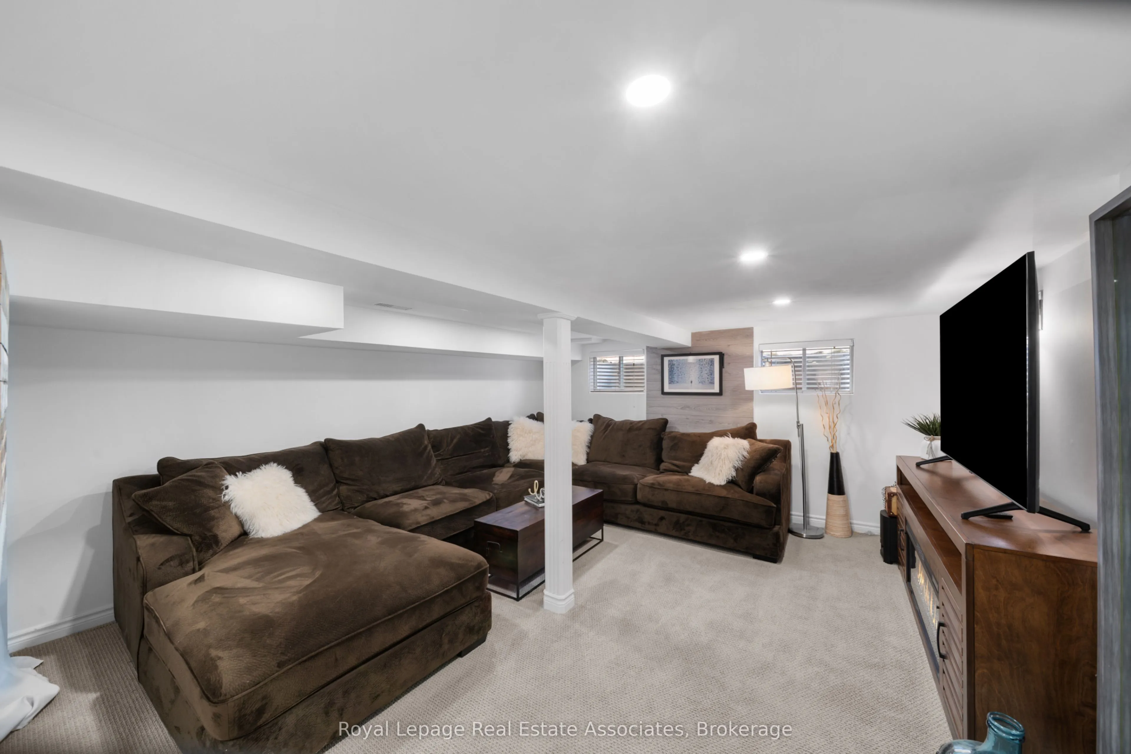 36 Mississauga Road N