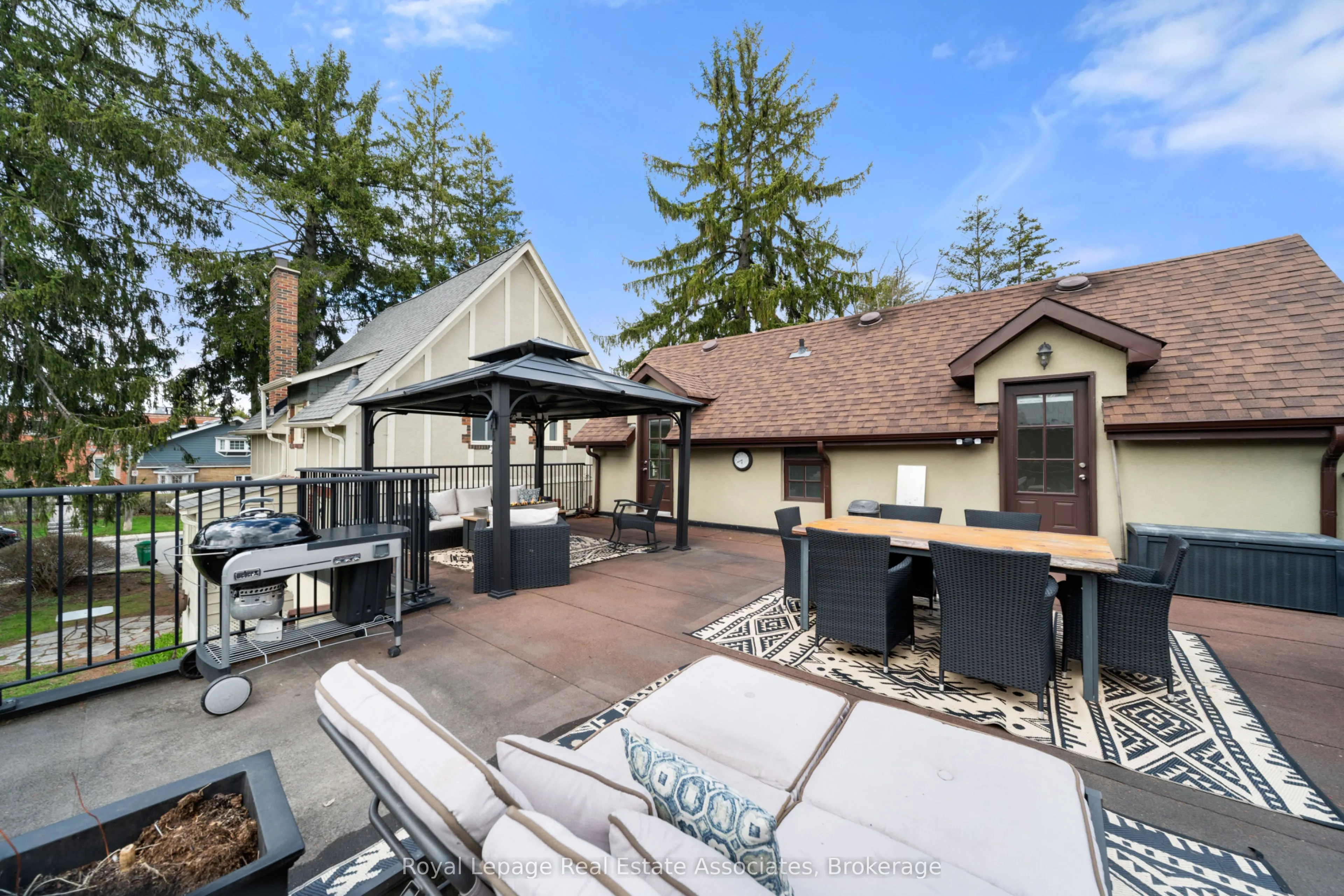 36 Mississauga Road N