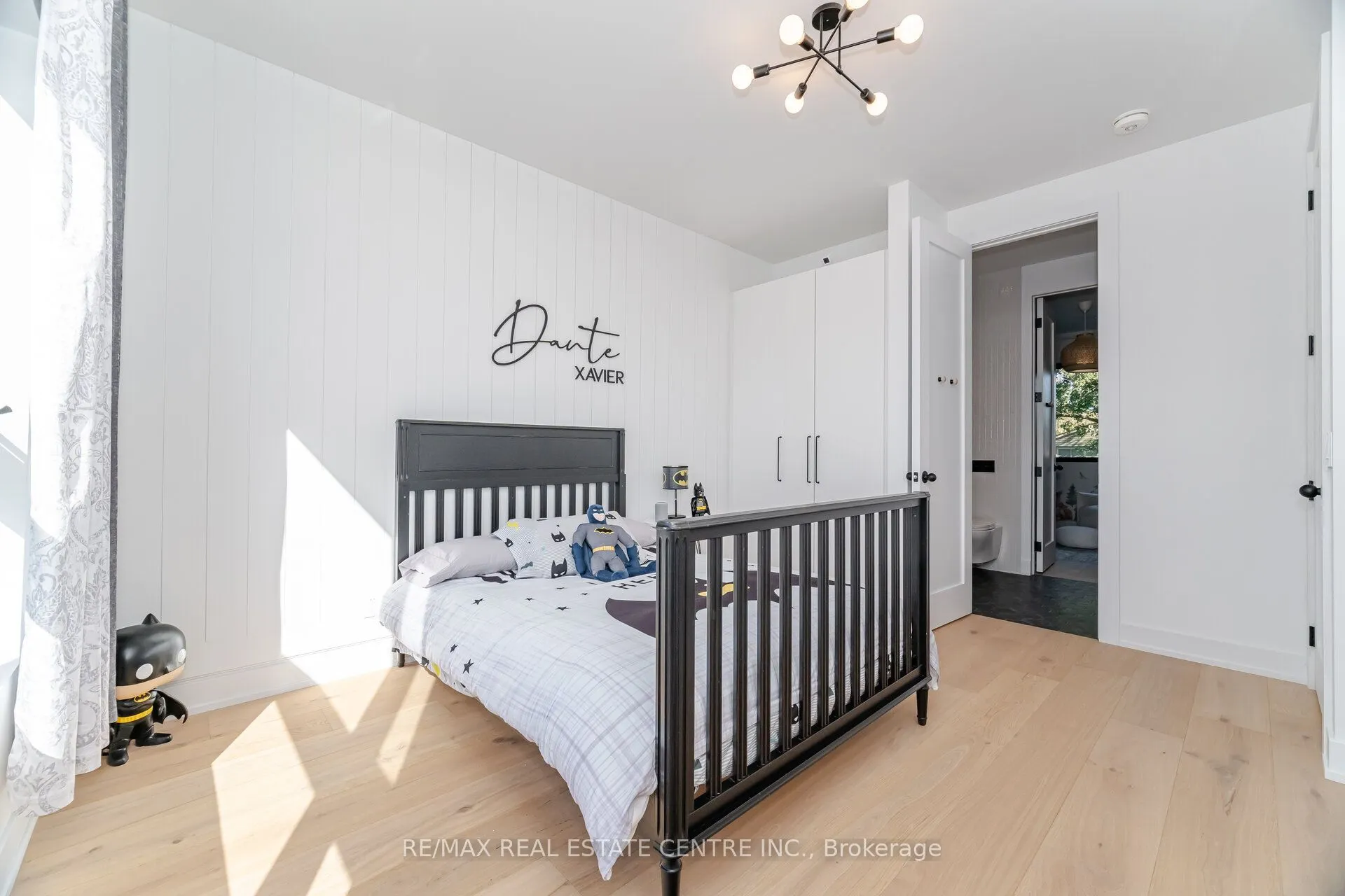 772 Banting Court