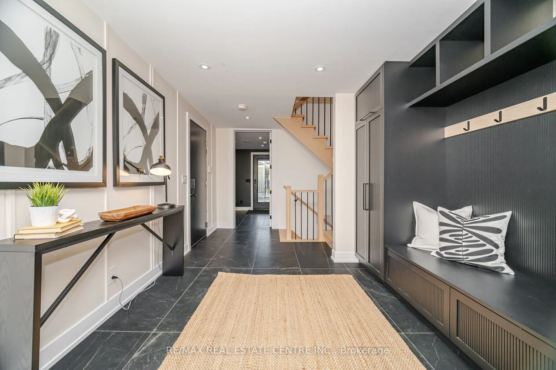 772 Banting Court