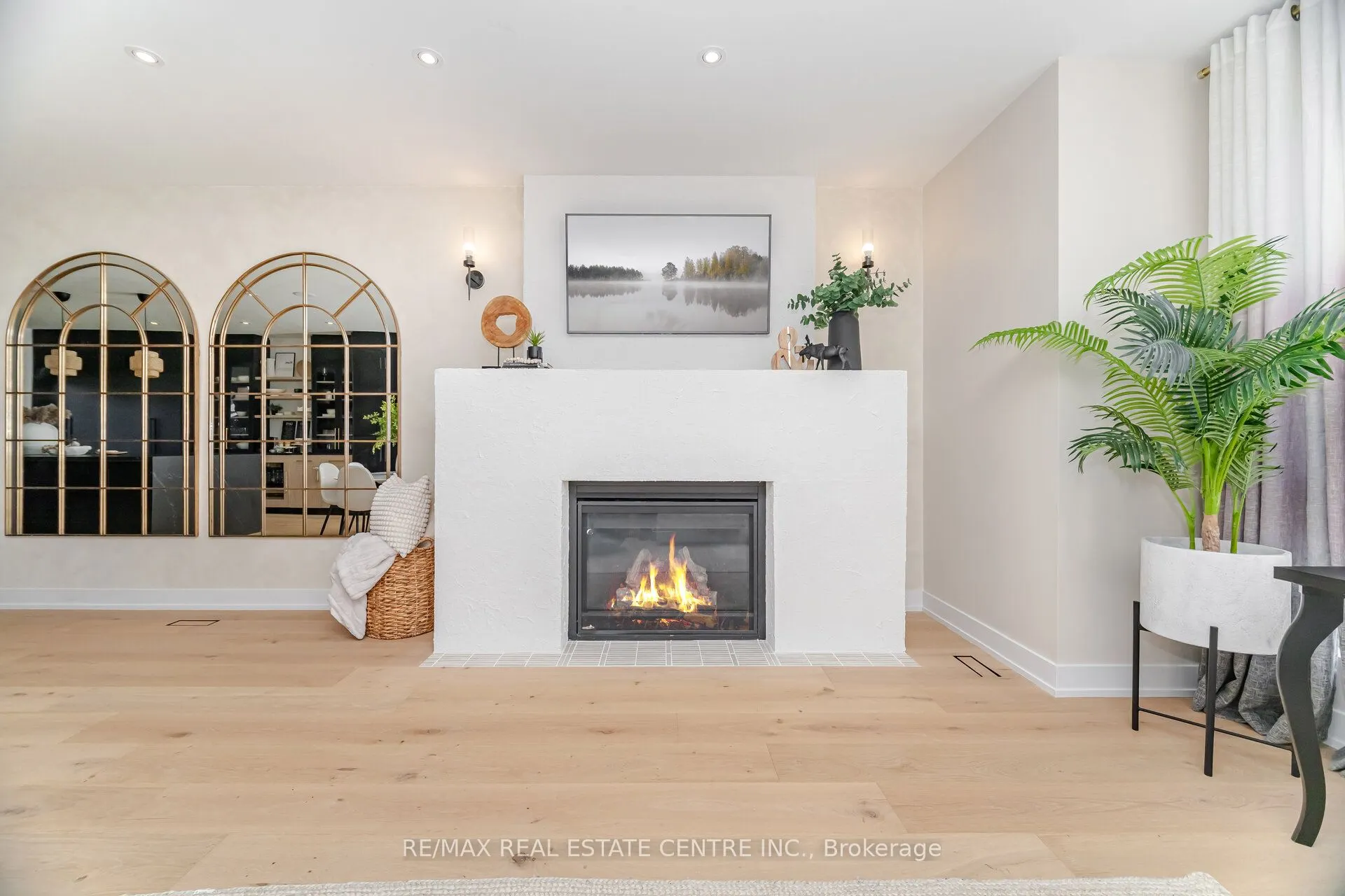 772 Banting Court