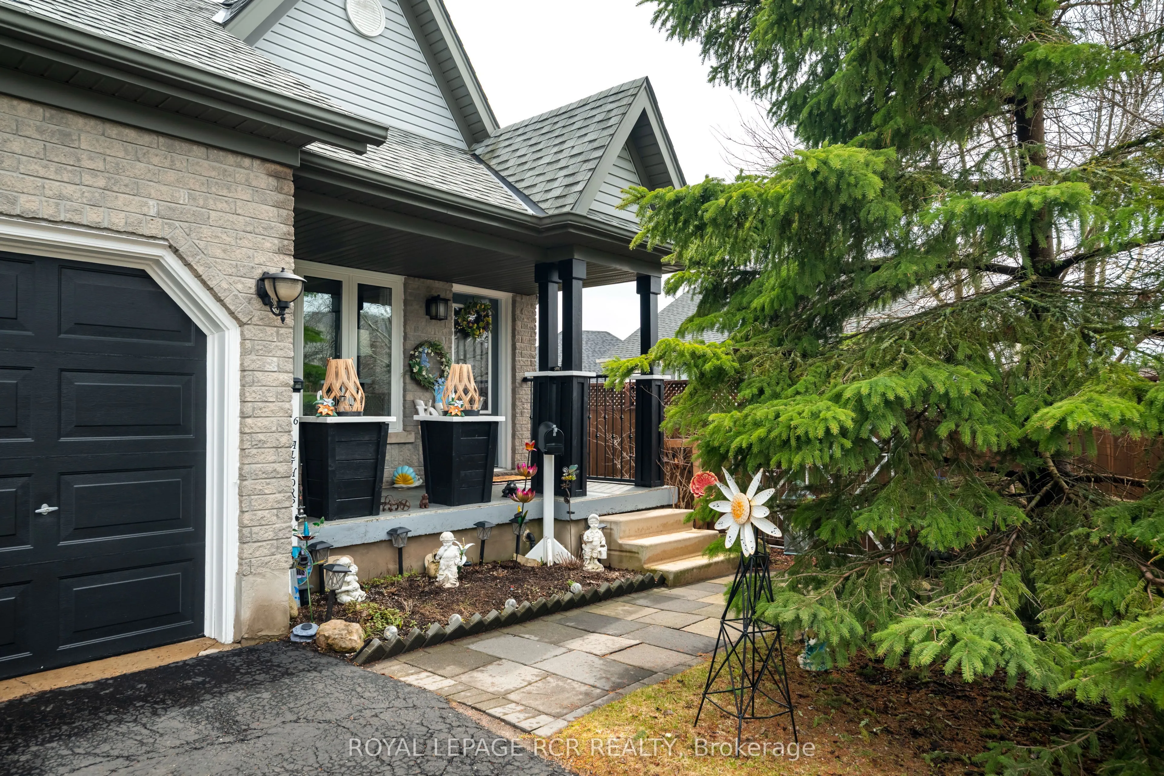 16 Althorp Drive