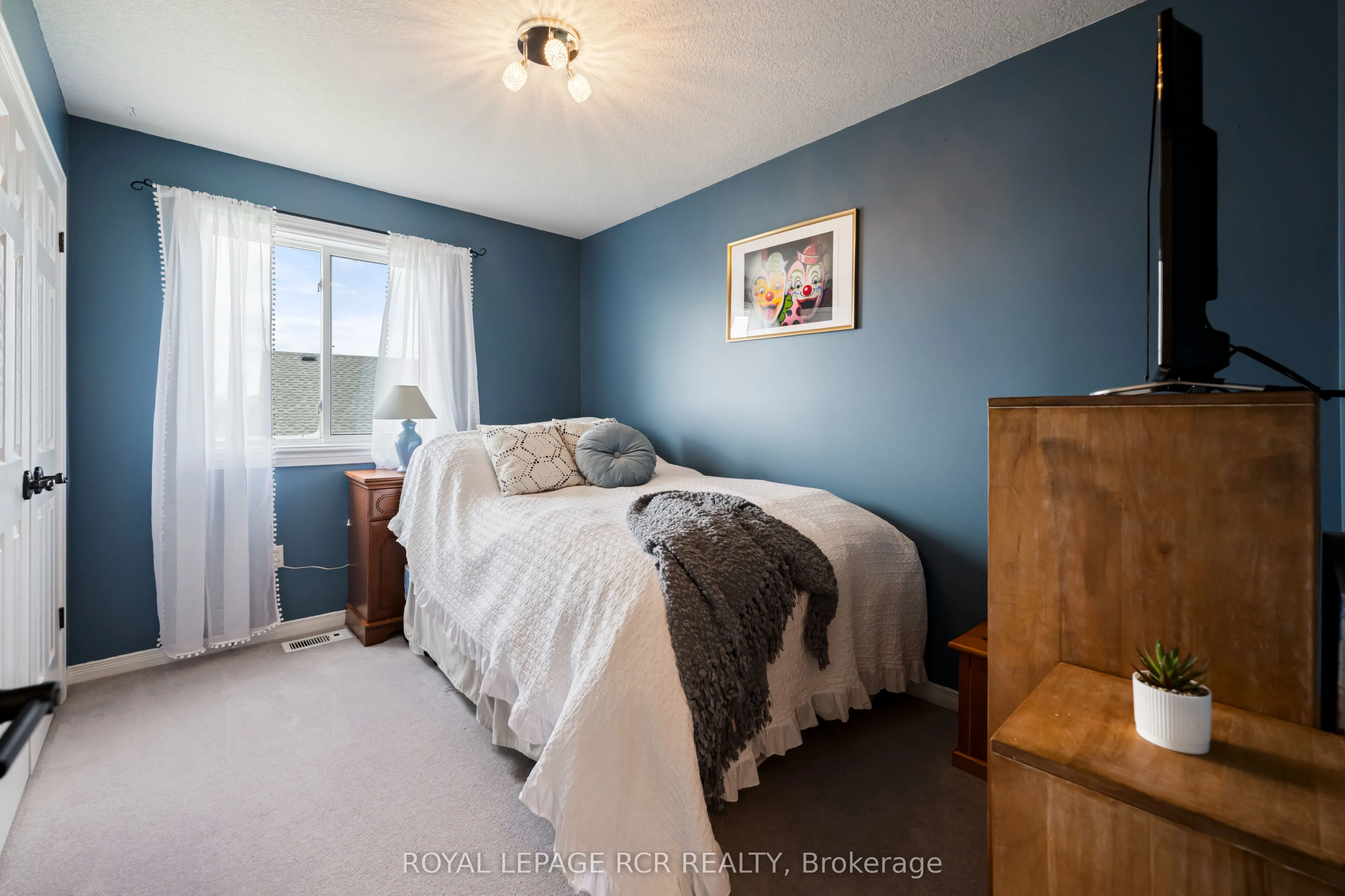 16 Althorp Drive