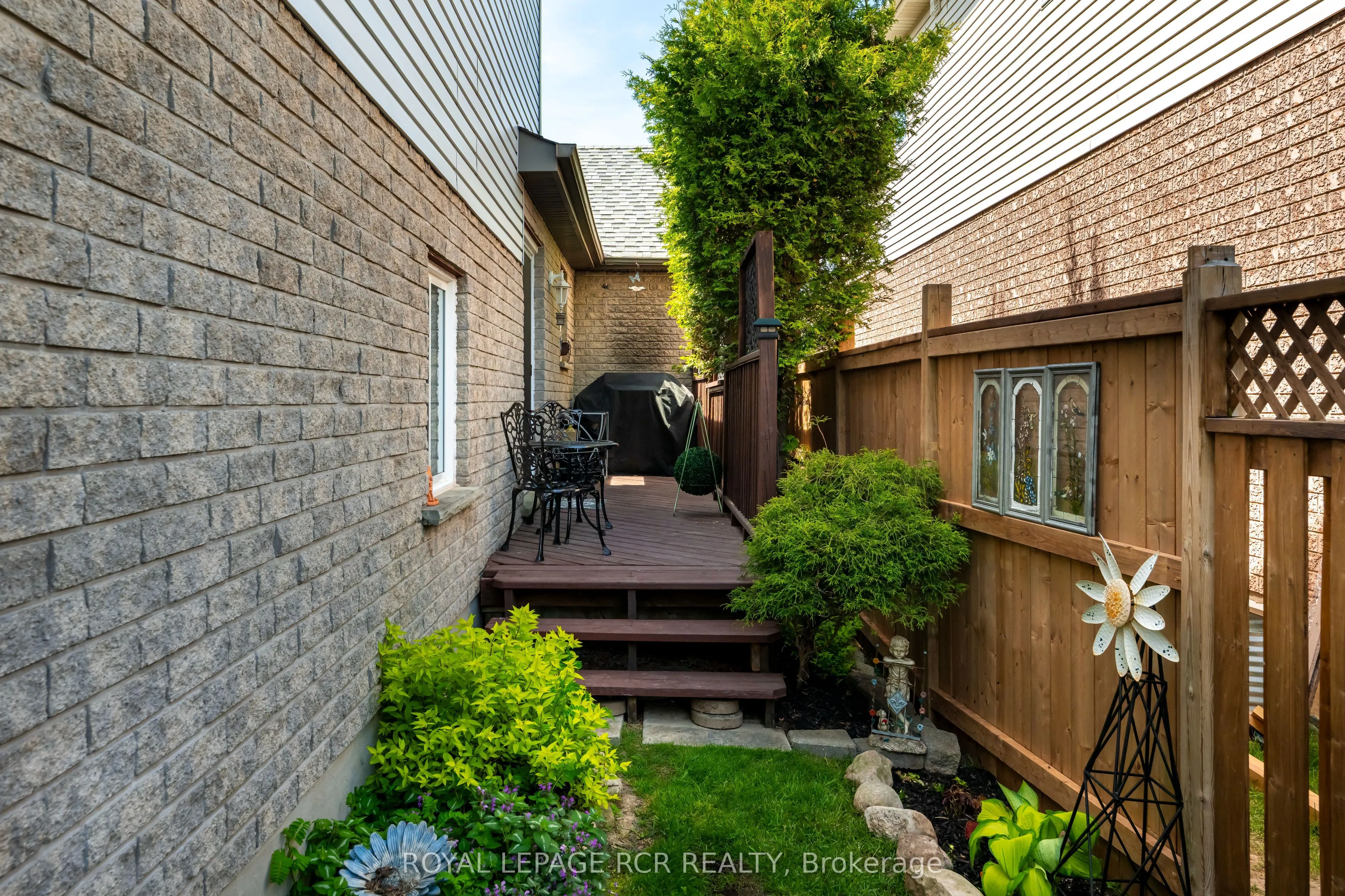 16 Althorp Drive