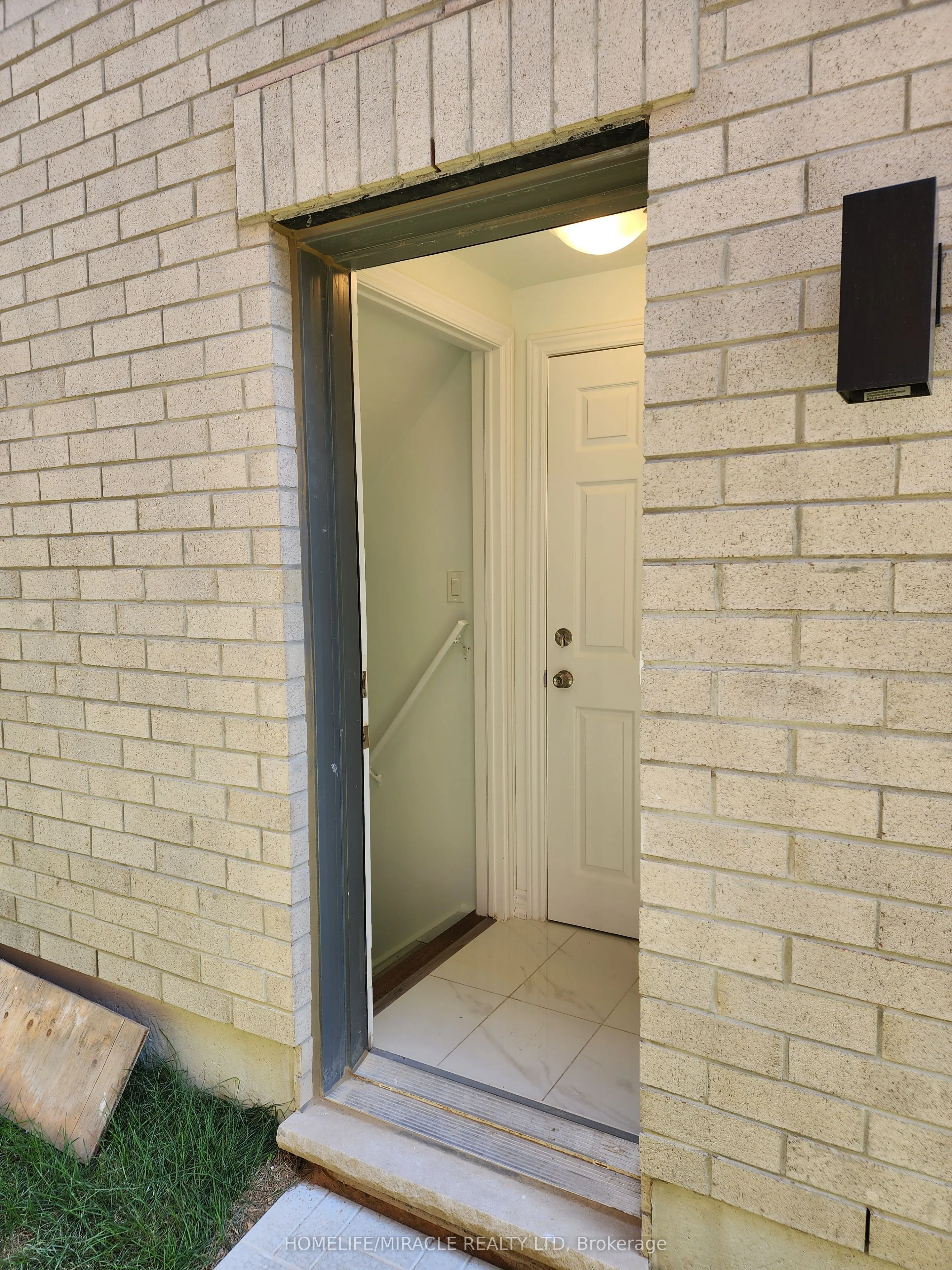 67 Calabria Drive #Basement