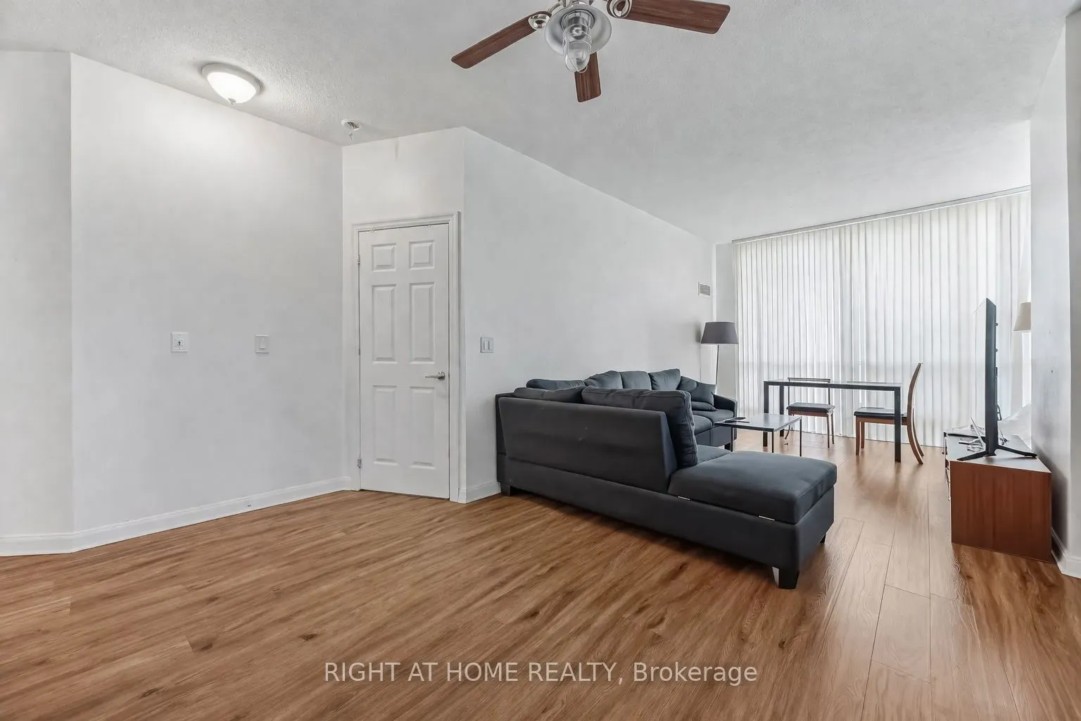 3939 Duke Of York Boulevard #1909