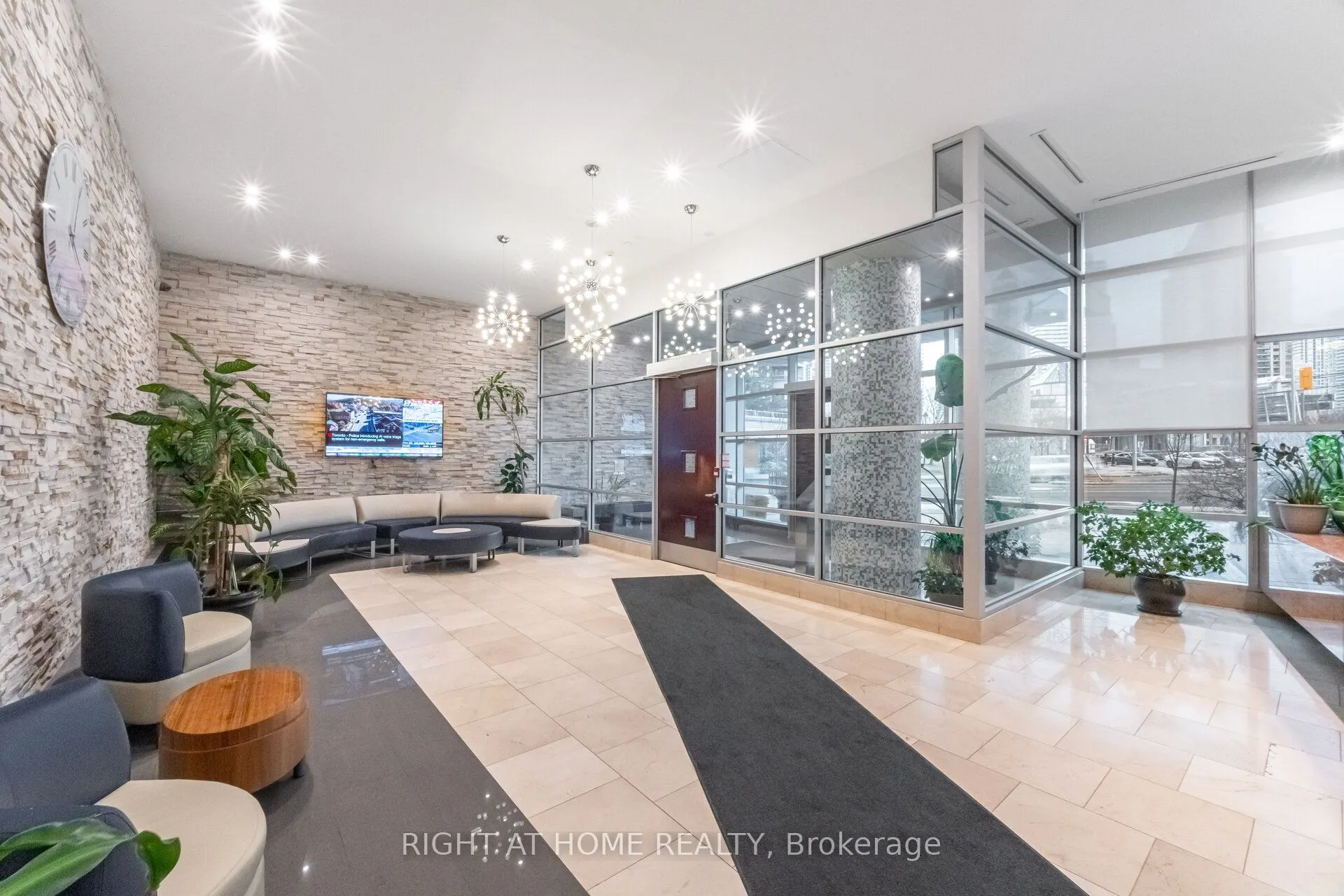 3939 Duke Of York Boulevard #1909