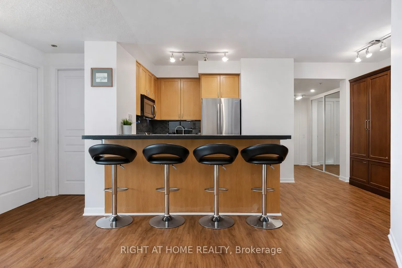 3939 Duke Of York Boulevard #1909