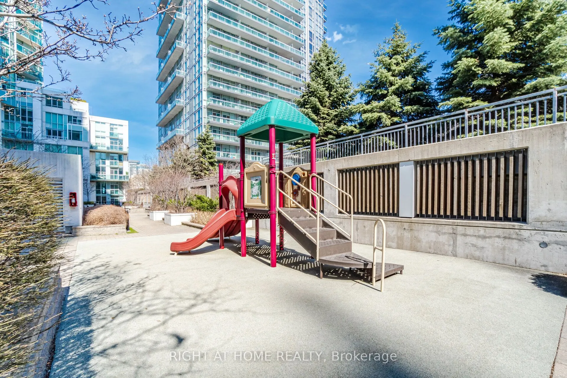 3939 Duke Of York Boulevard #1909