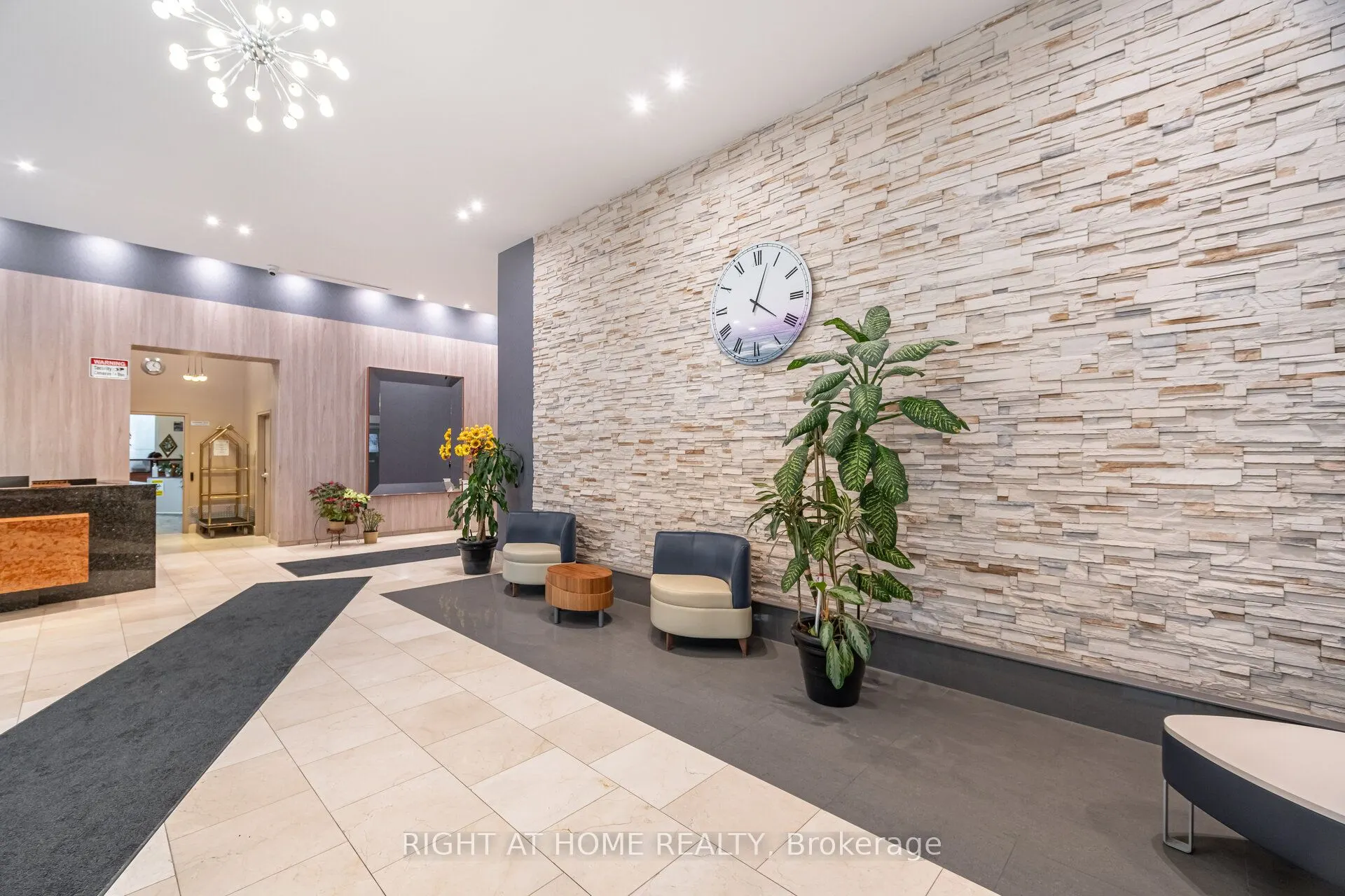 3939 Duke Of York Boulevard #1909