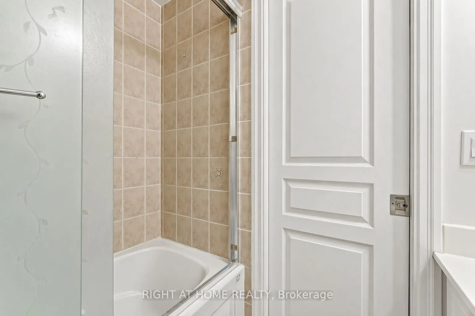 3939 Duke Of York Boulevard #1909