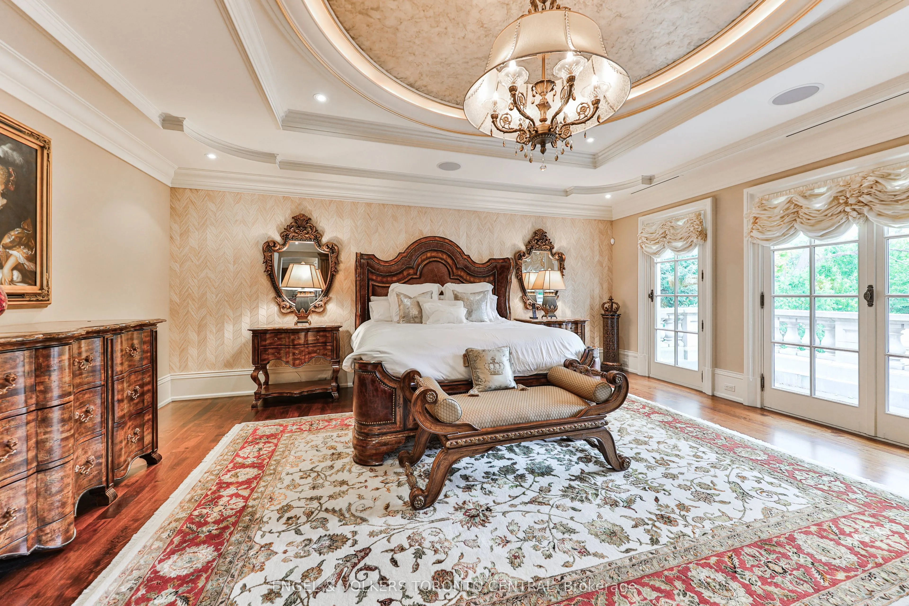 489 Lakeshore Road E