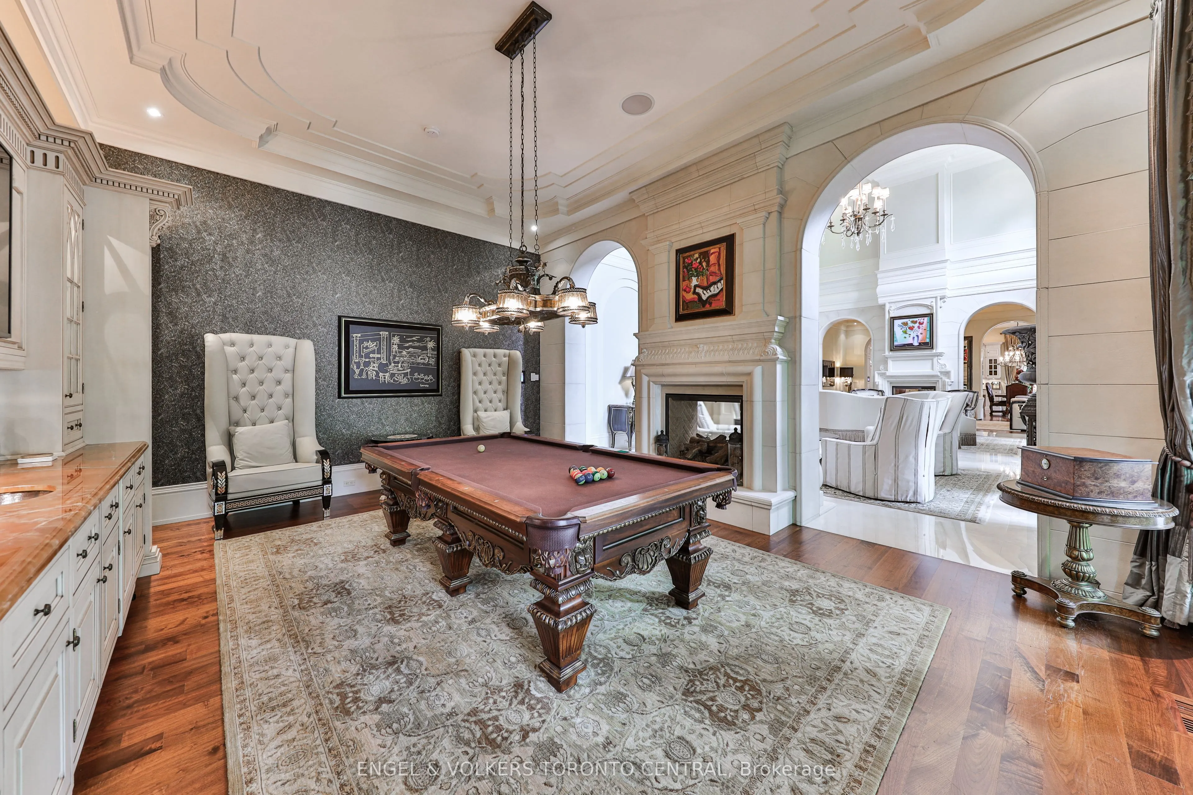489 Lakeshore Road E