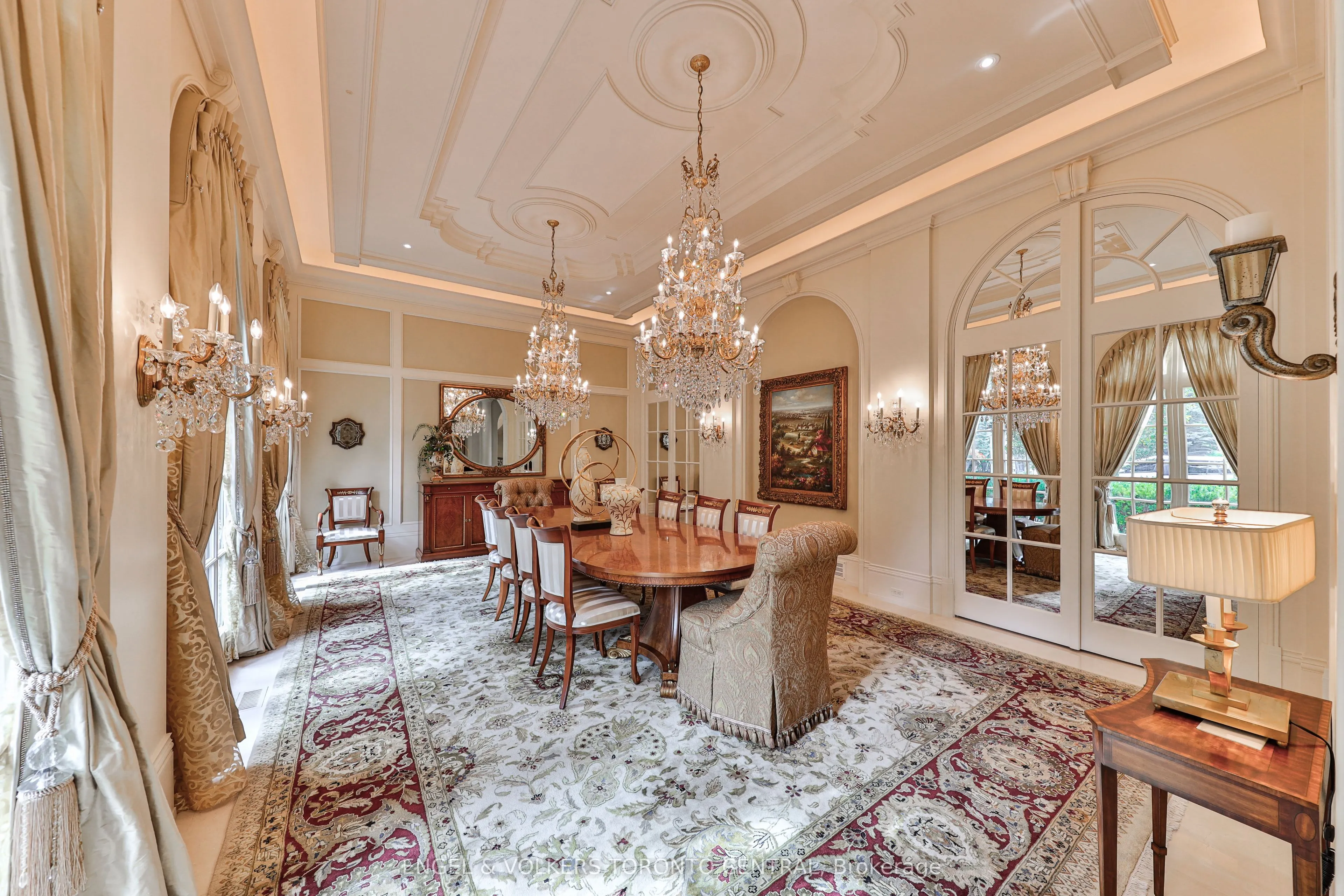 489 Lakeshore Road E