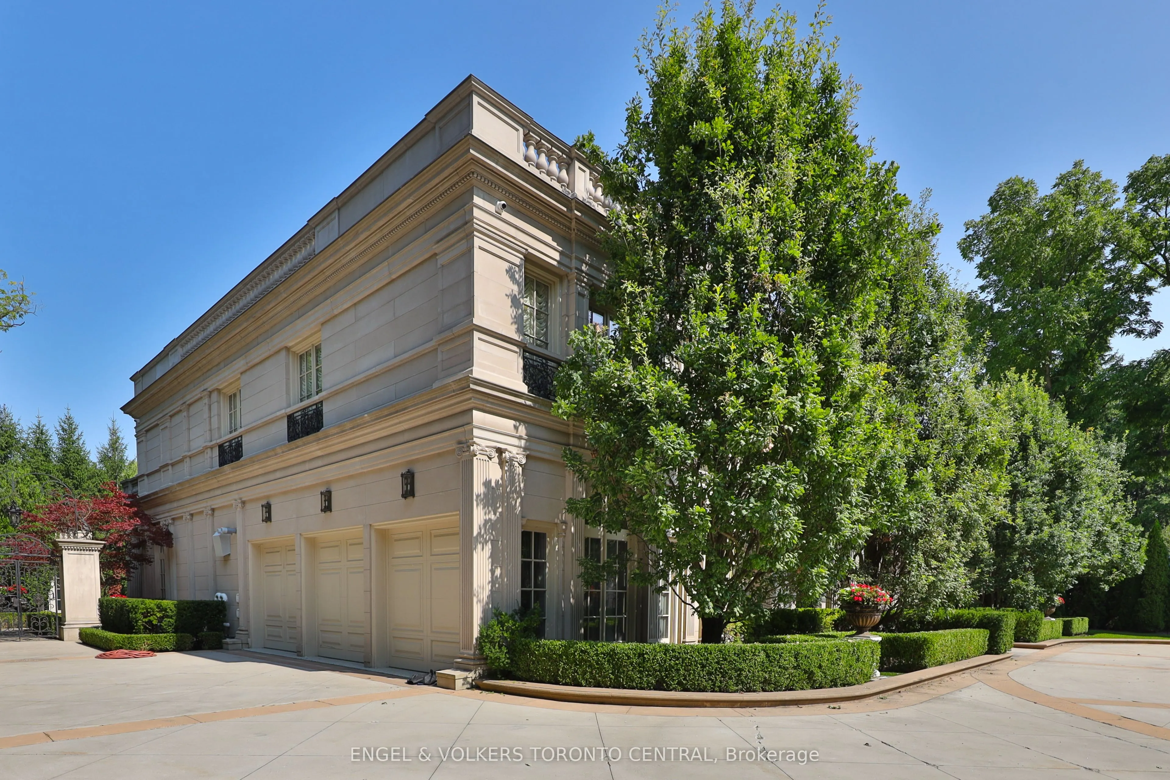 489 Lakeshore Road E
