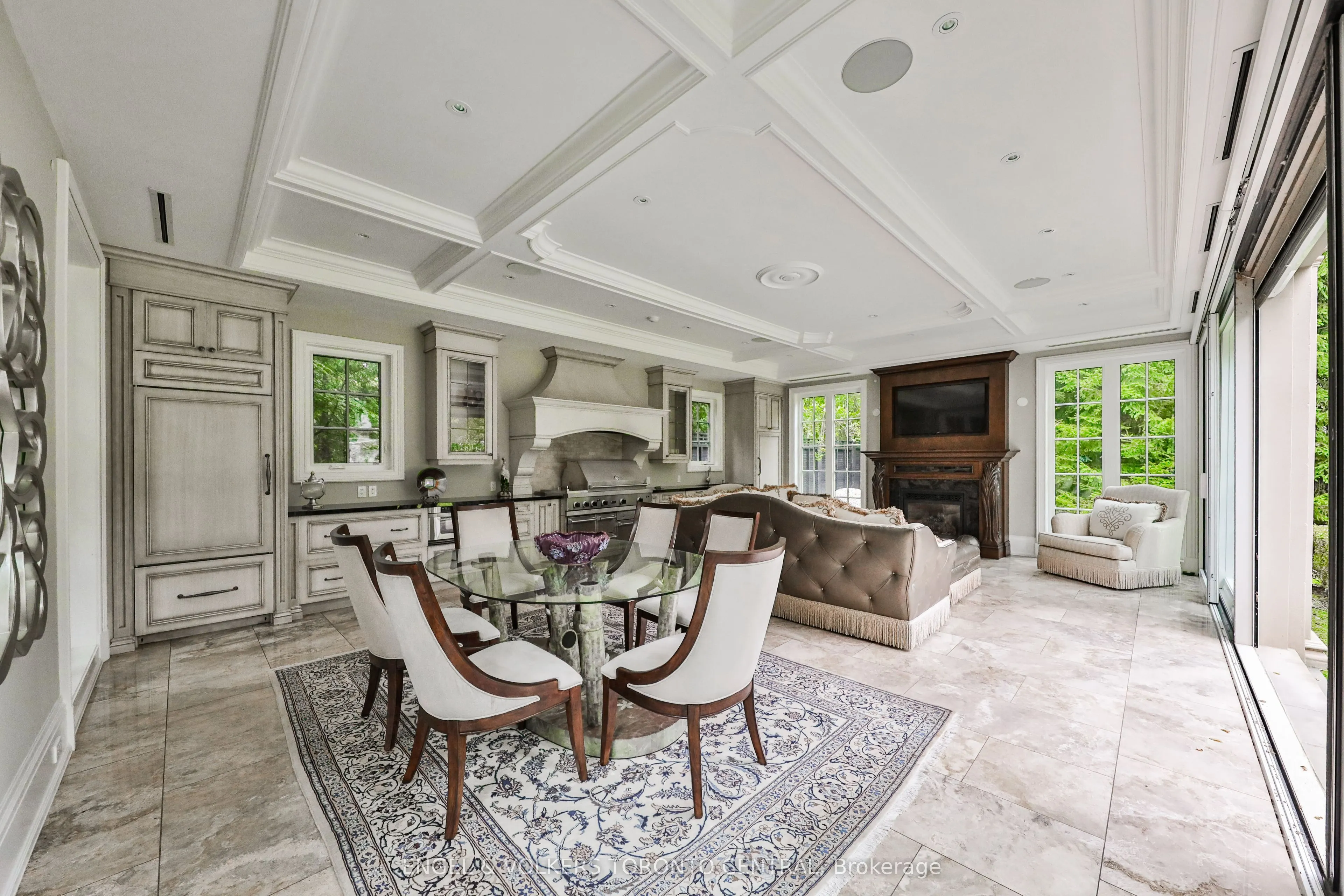 489 Lakeshore Road E